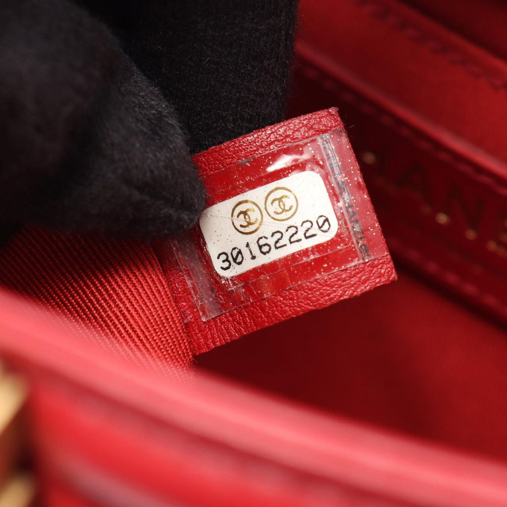 Chanel Shoulder Bag Boy 2-Way Red Lambskin Boy Small — view 5