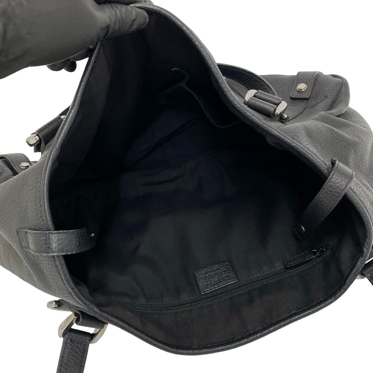 Gucci Log Leather Tote Shoulder Bag Black — view 9