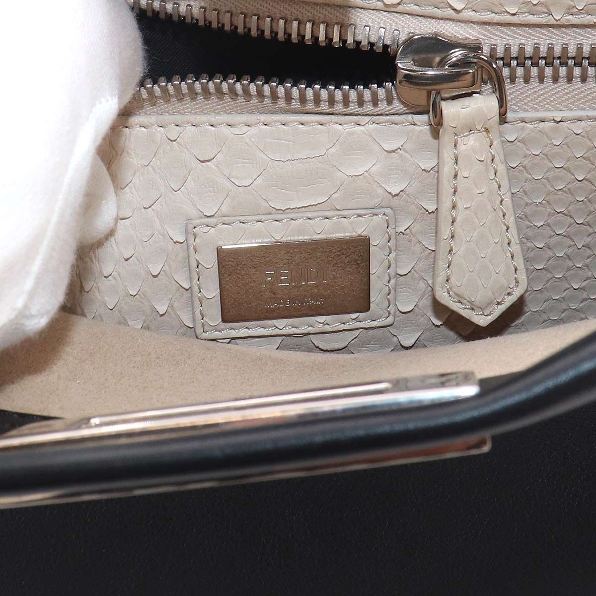 Fendi Peekaboo Shoulder Bag Leather Black Selleria — view 8