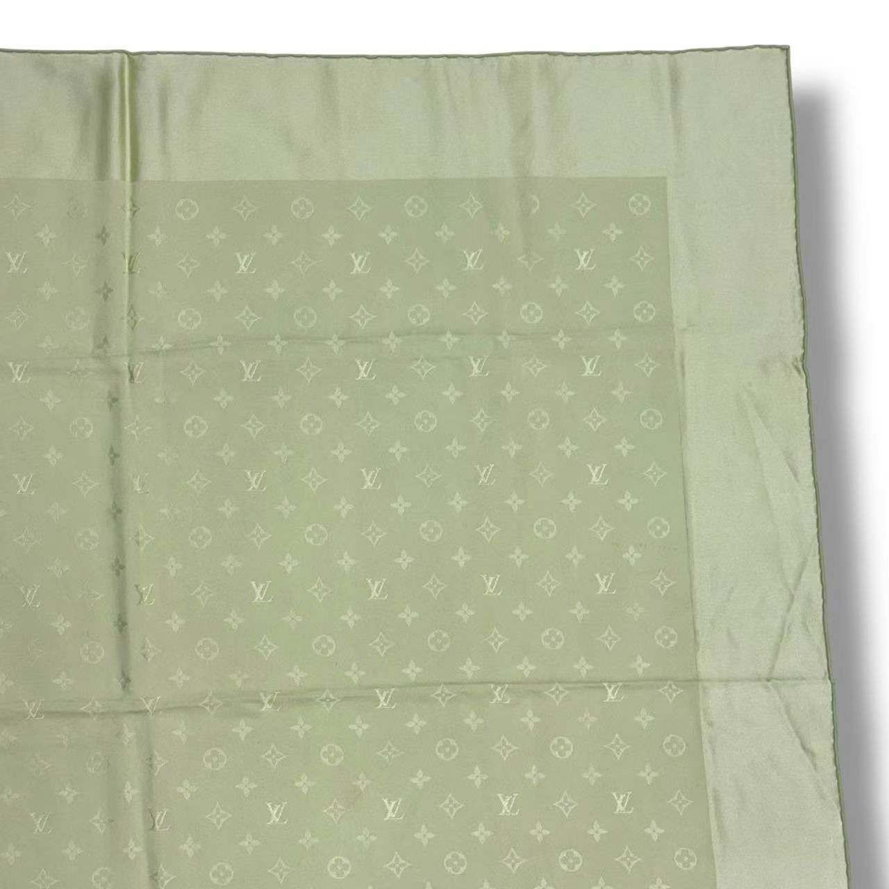 Louis Vuitton Silk Scarf Large Monogram Green — view 4