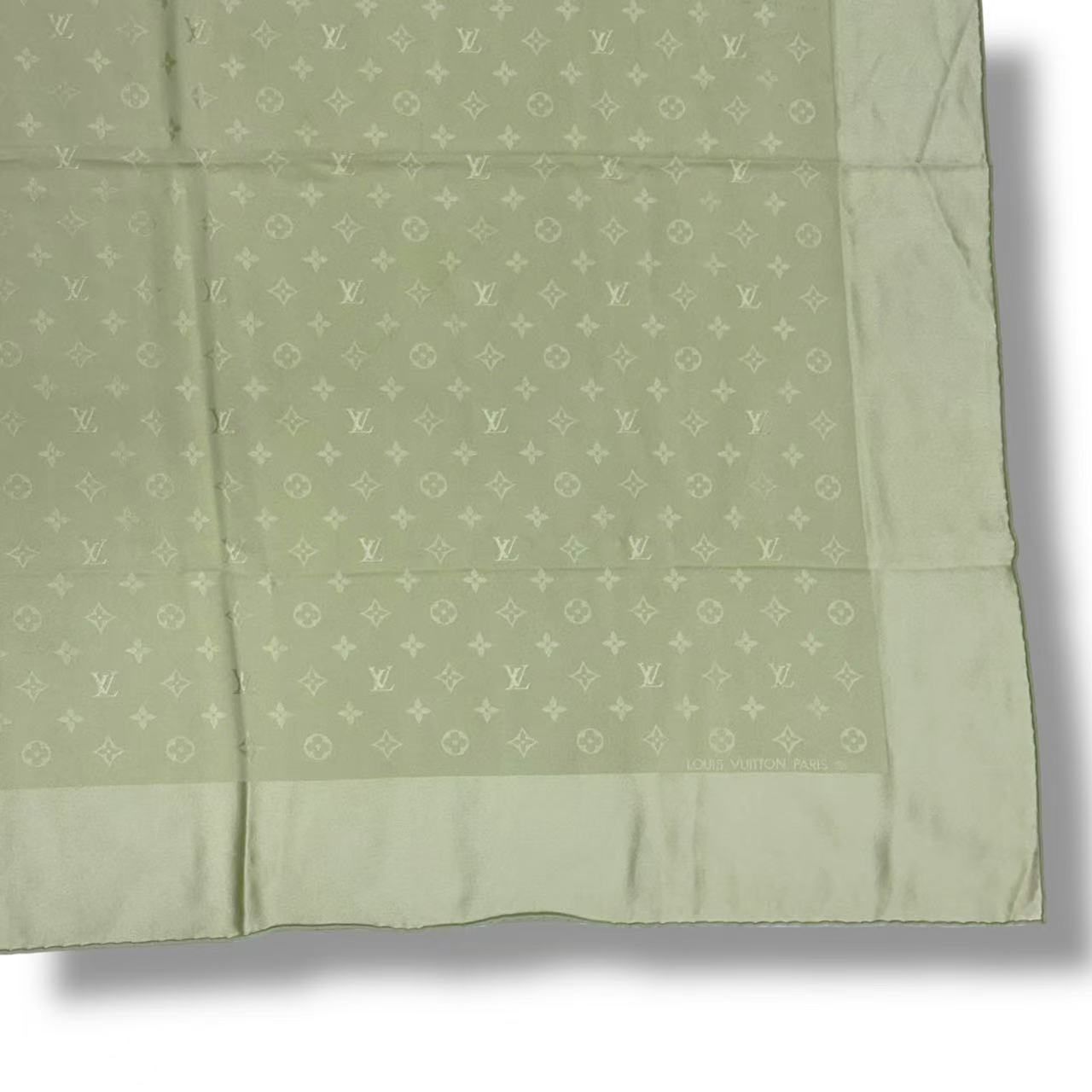 Louis Vuitton Silk Scarf Large Monogram Green — view 5