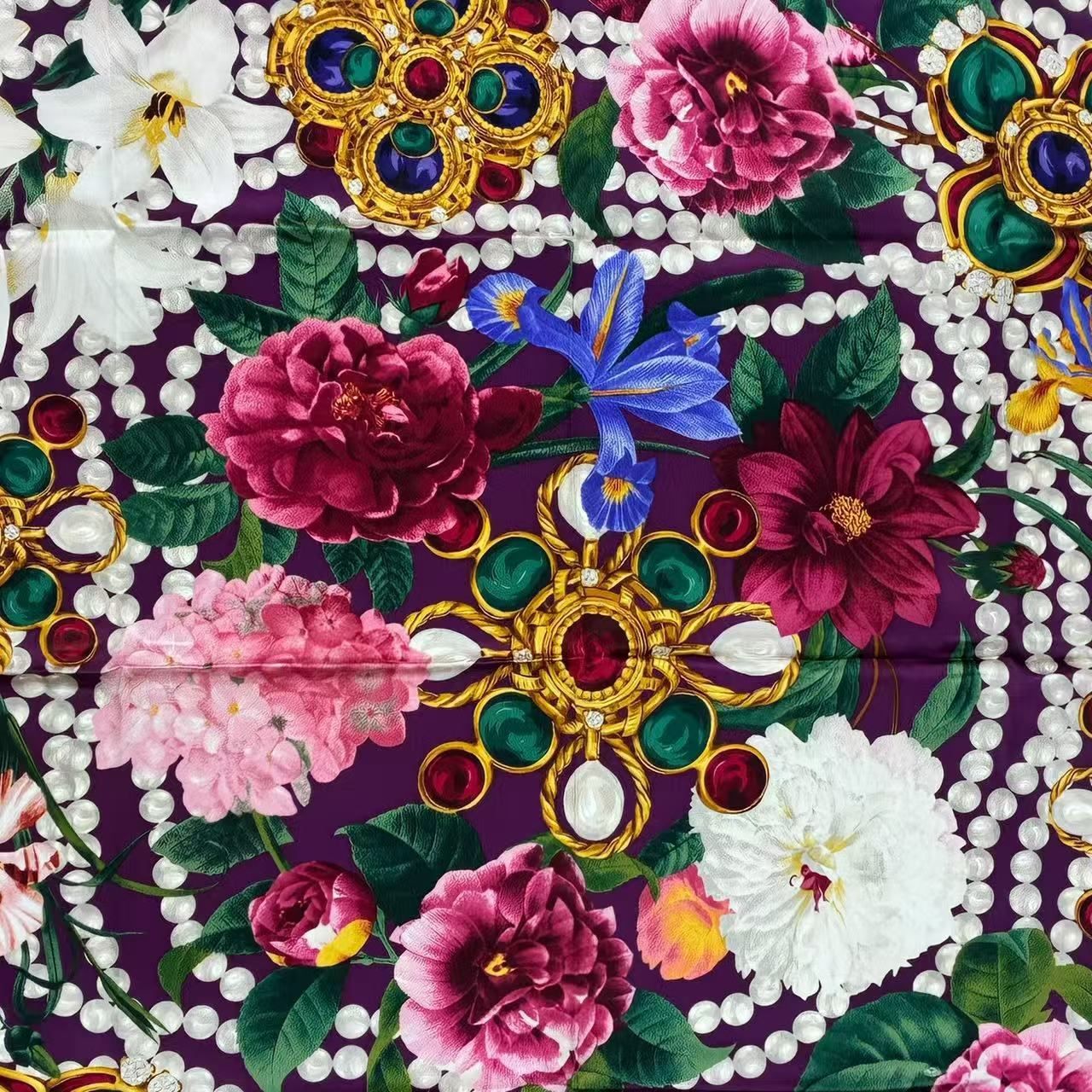 Chanel Scarf Silk Flower-&pearl Logo Purple — view 6