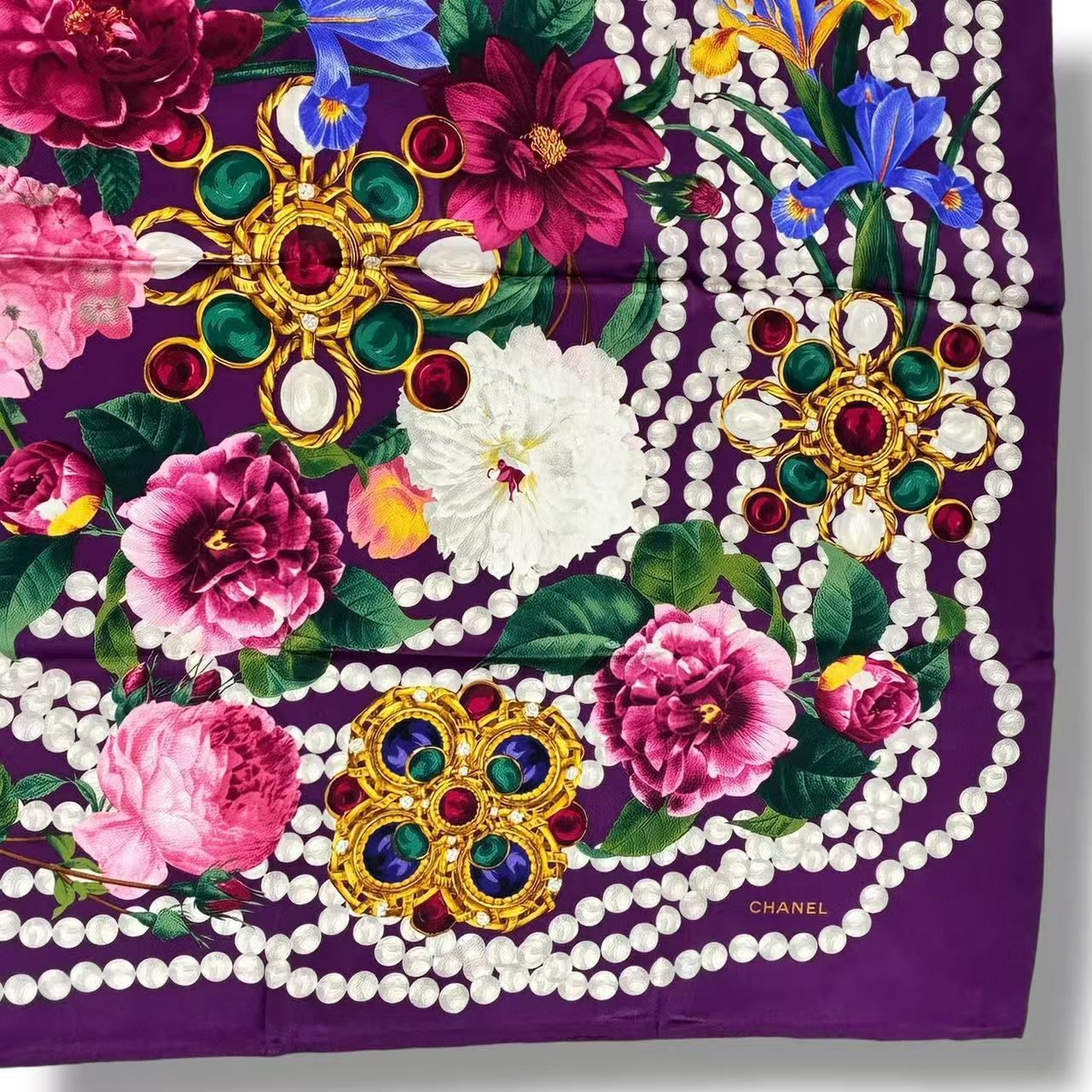 Chanel Scarf Silk Flower-&pearl Logo Purple — view 4