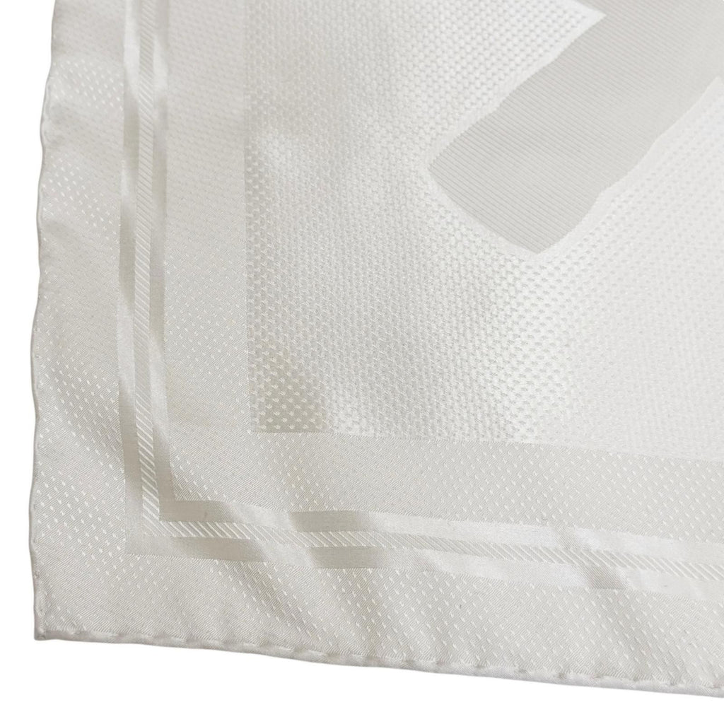 Hermes Eperon D'or Yellow Gold Spurs 100% Silk Yvoir Carre 140 Scarf — view 2