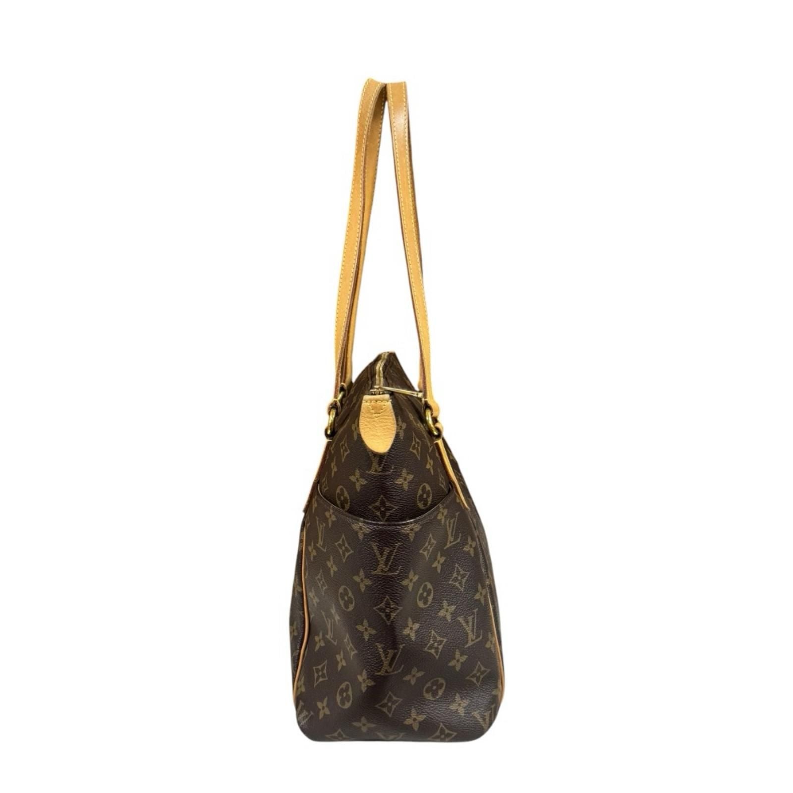 Louis Vuitton Totally MM Monogram Shoulder Bag Canvas Brown — view 4