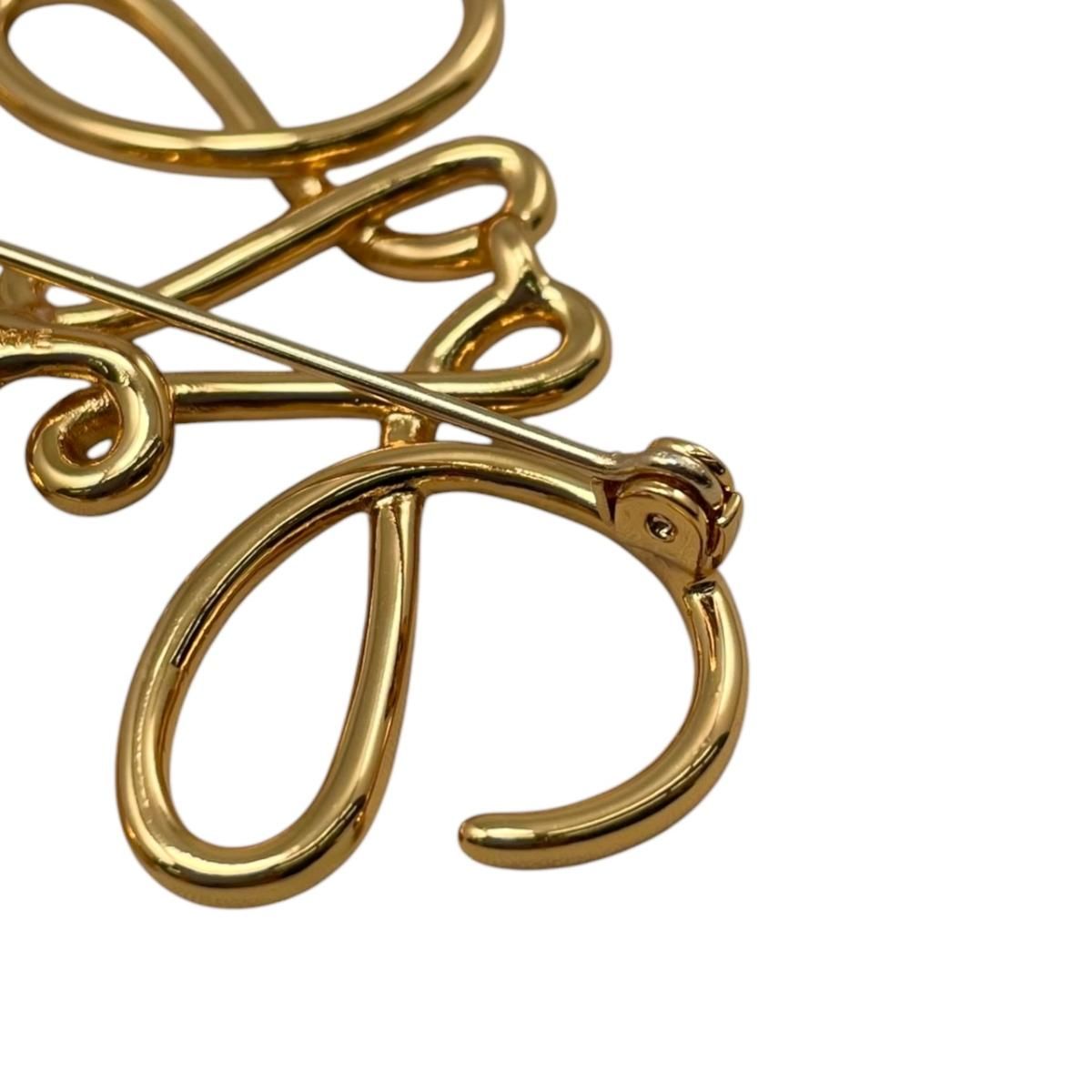 Loewe Brooch Anagram 111.25.020 Metal Logo Gold — view 6