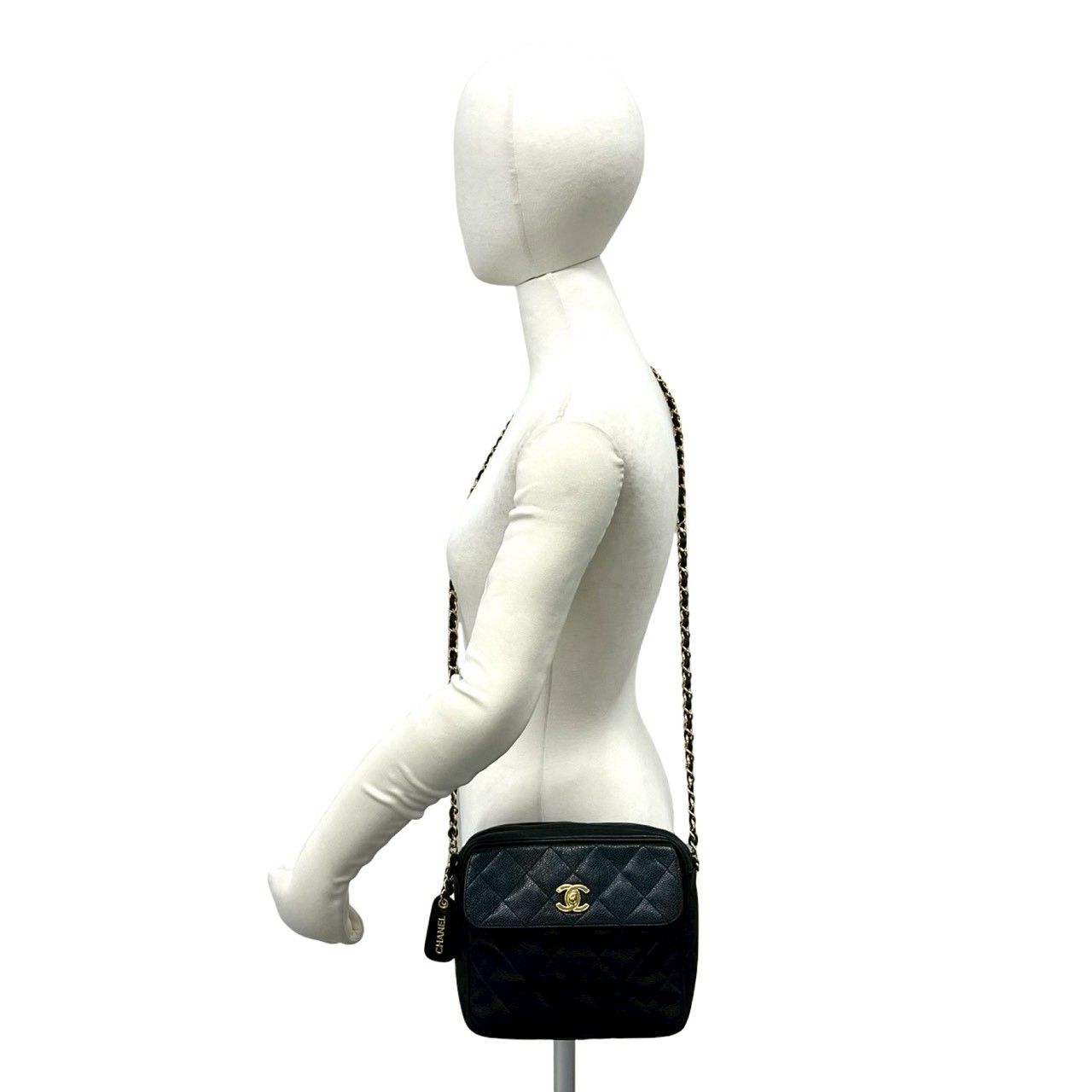 Chanel Vintage Quilted CC Logo Caviar Leather Shoulder Bag Black — view 2