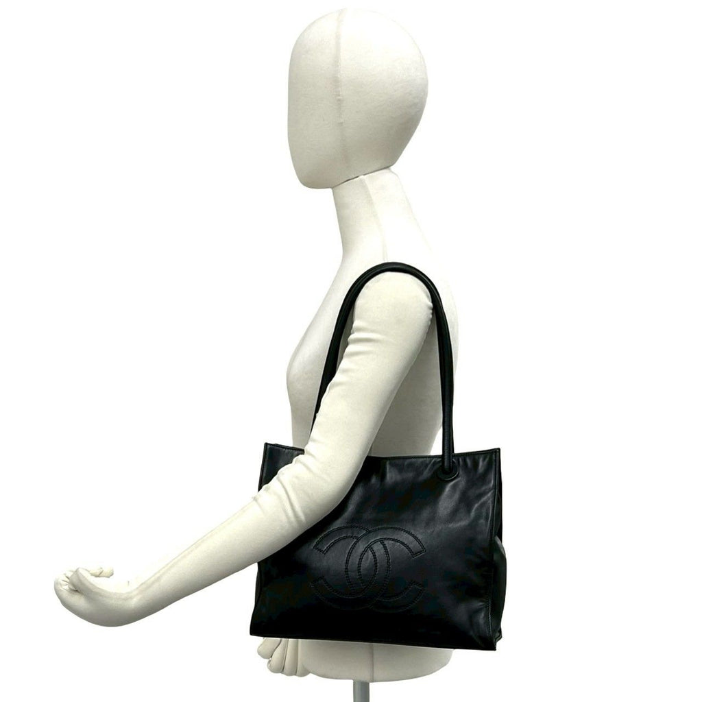 Chanel No 5 Vintage CC Logo Lambskin Leather Tote Black — view 2