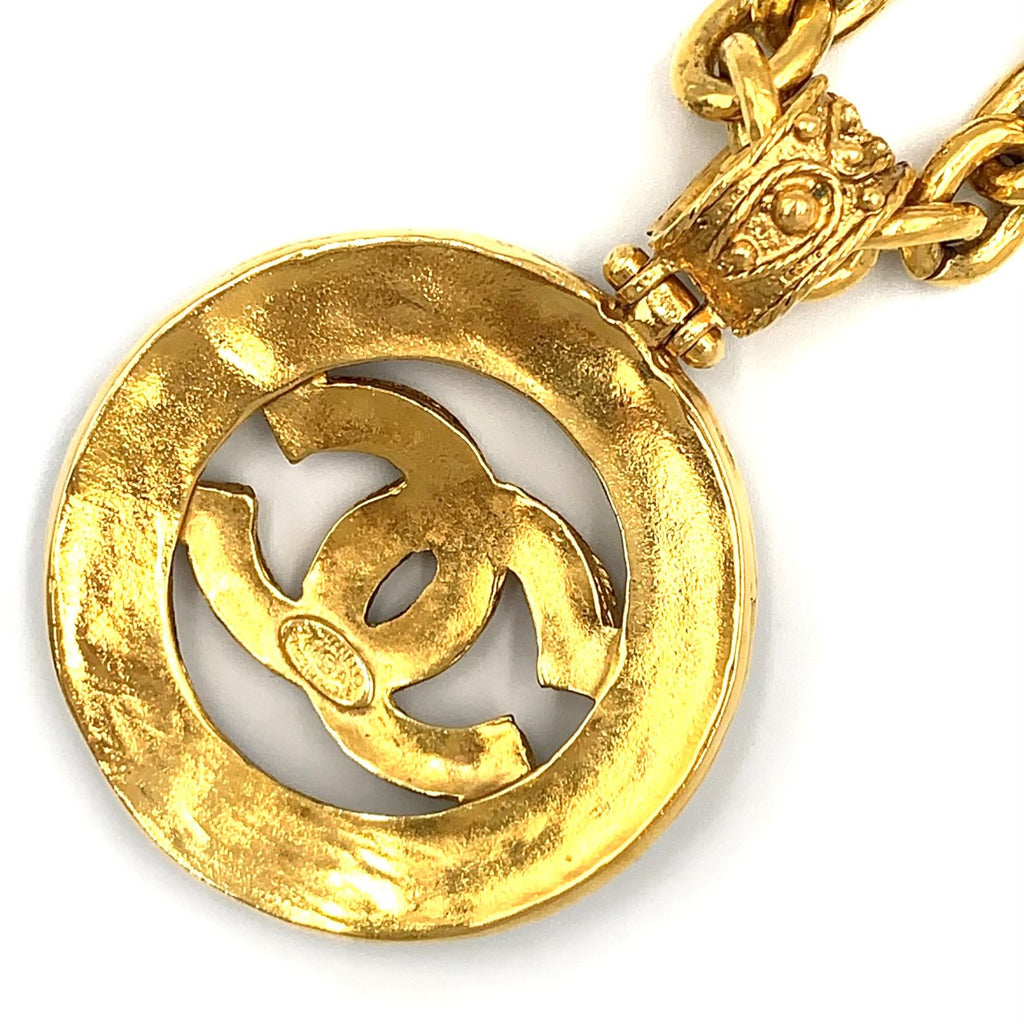 Chanel CC Logo Gripoix Glass Green Gold Red Necklace — view 2