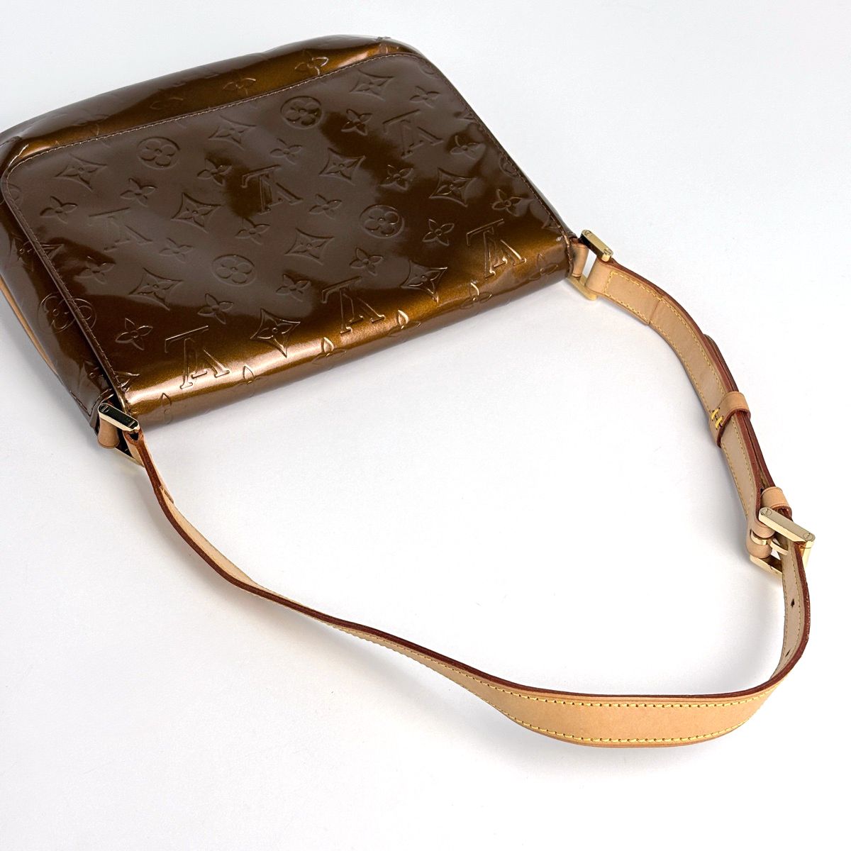 Louis Vuitton Thompson Street Patent Shoulder Bag Monogram Vernis Blanc — view 6