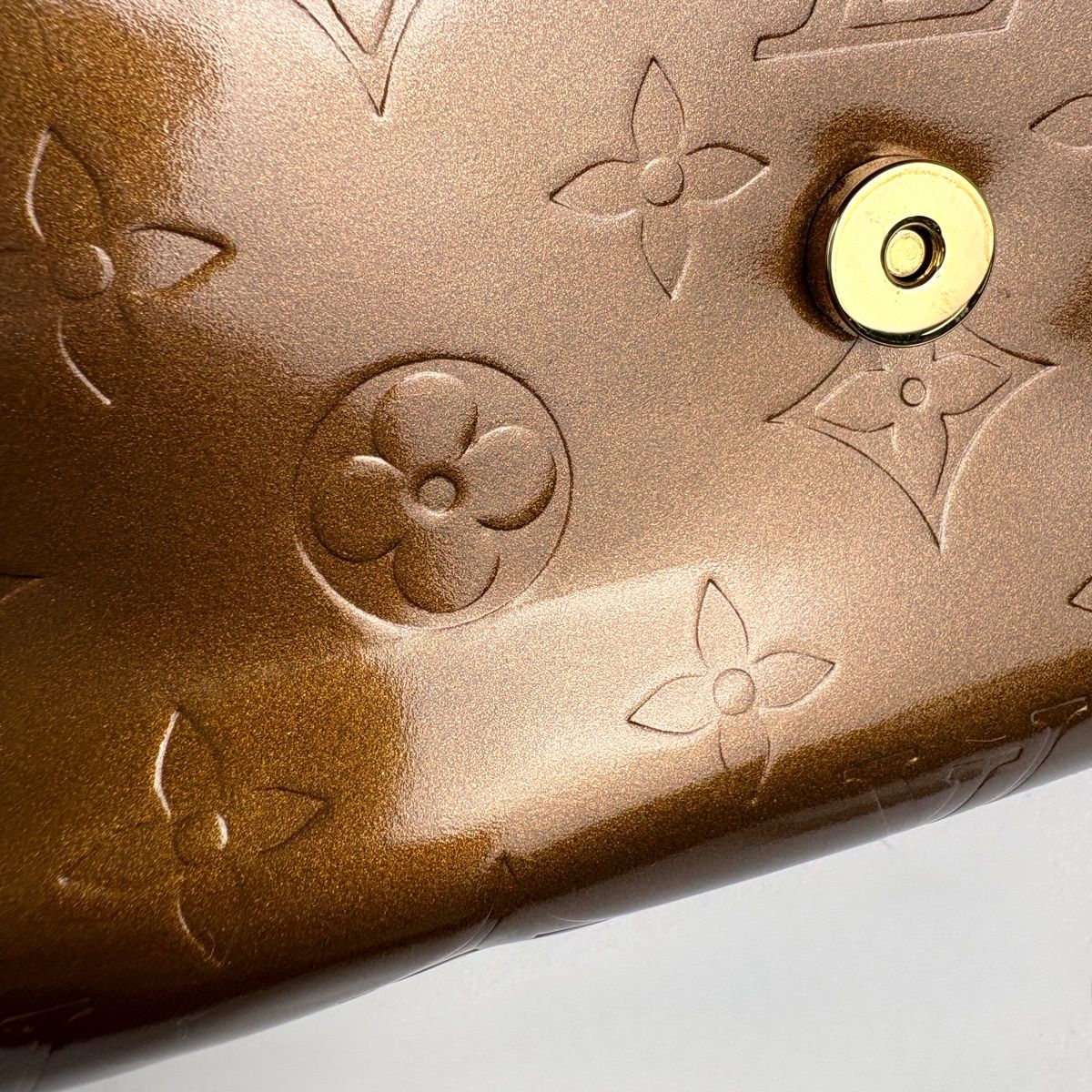 Louis Vuitton Thompson Street Patent Shoulder Bag Monogram Vernis Blanc — view 4