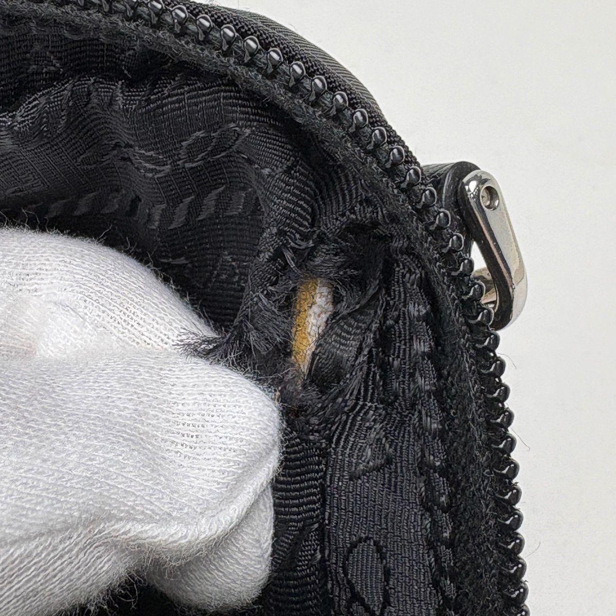 Prada Shoulder Bag Pochette Nylon Nero — view 8
