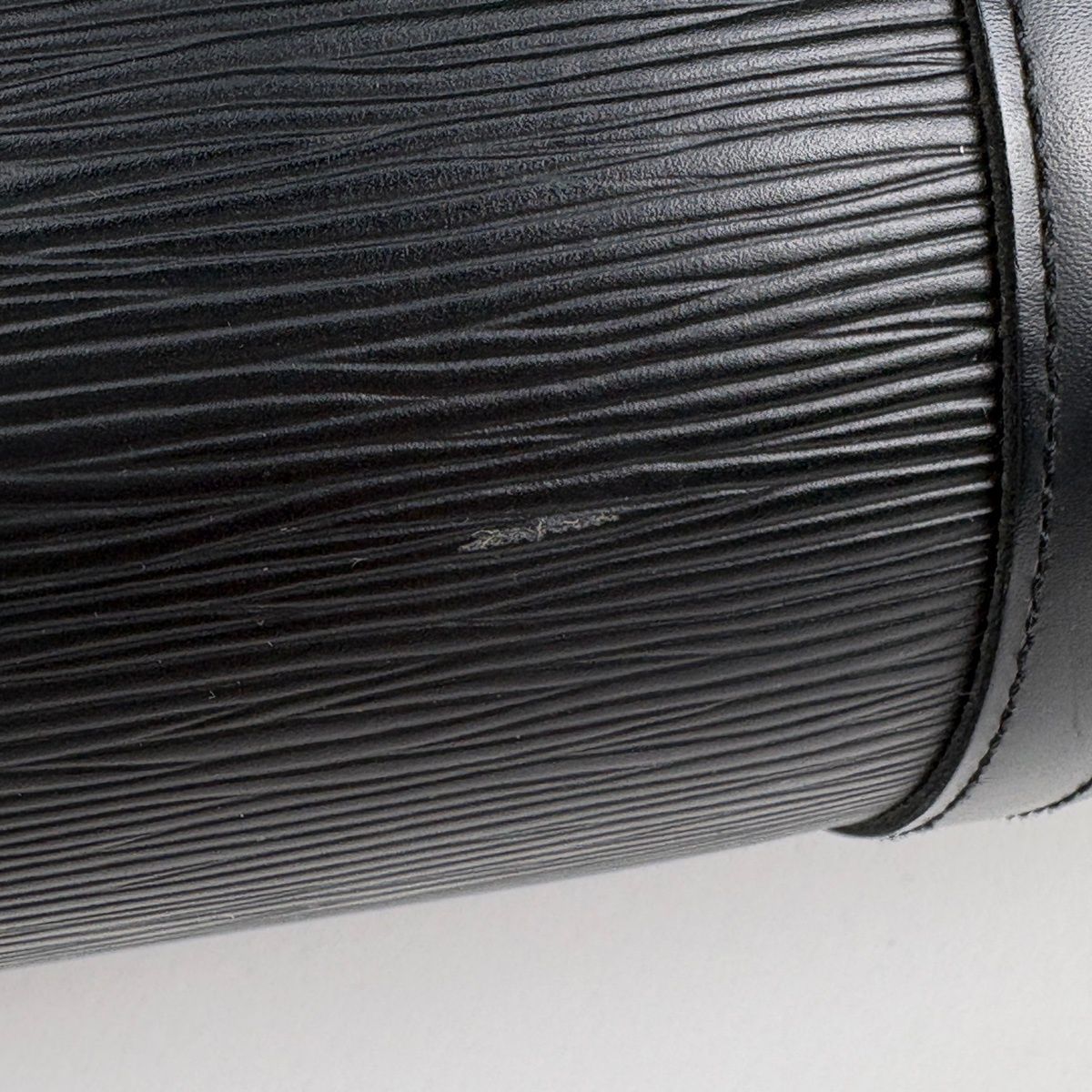 Louis Vuitton Handbag Black — view 4