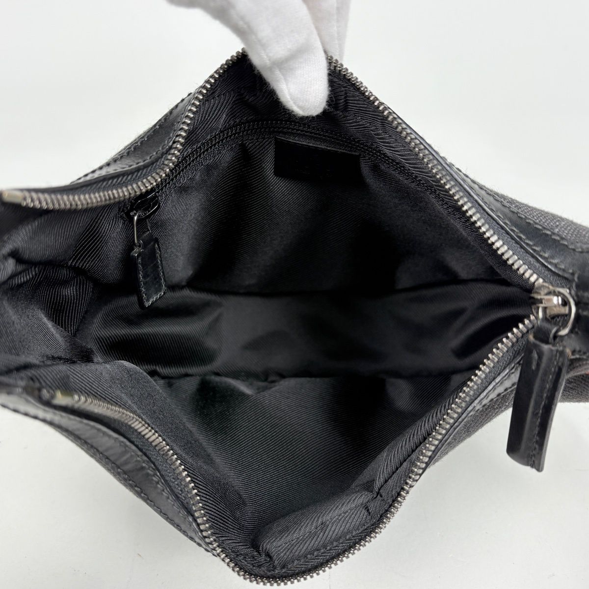 Gucci GG Pattern Shoulder Bag Canvas Black — view 8