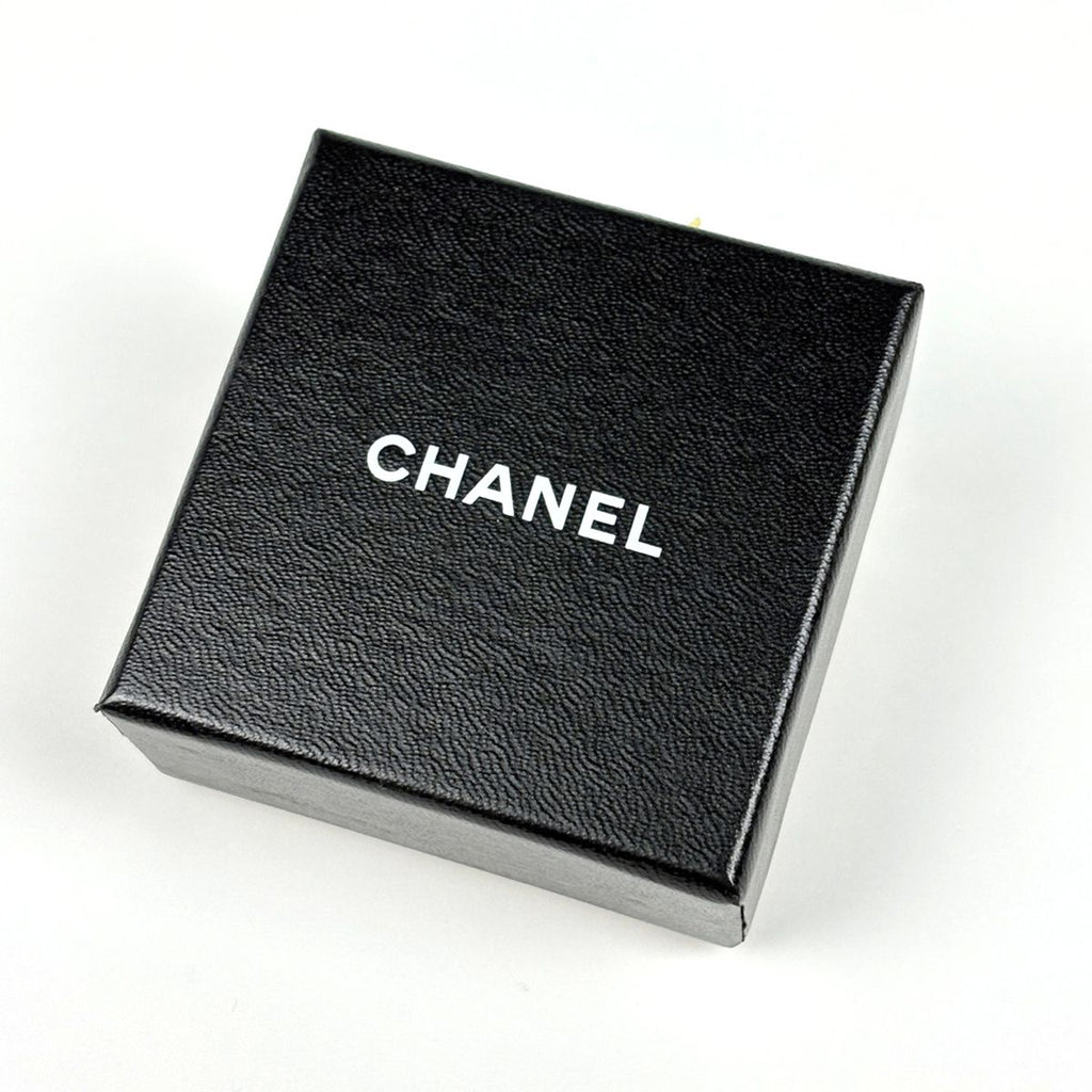 Chanel CC Logo Necklace Heart Metal Gold Pink — view 5