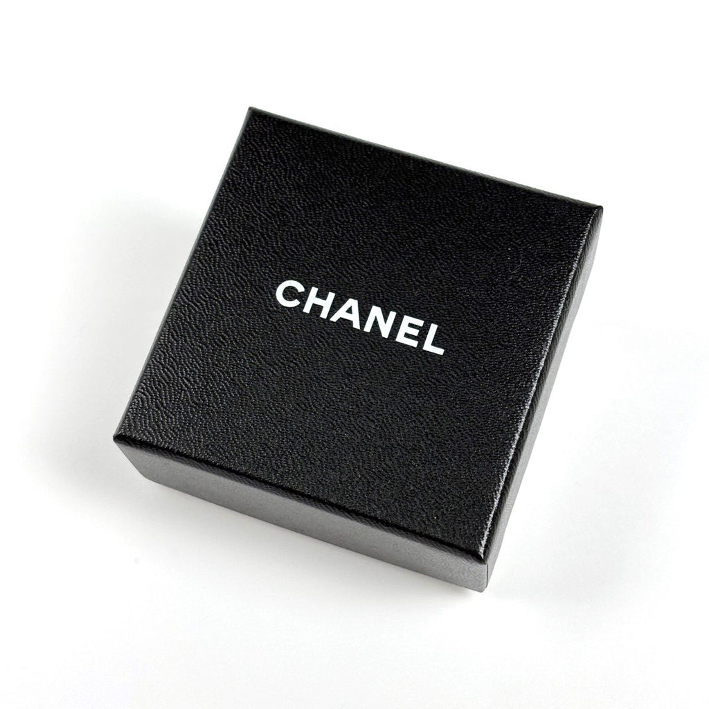Chanel CC Logo Earrings Flower Gold Plated Pink — view 5