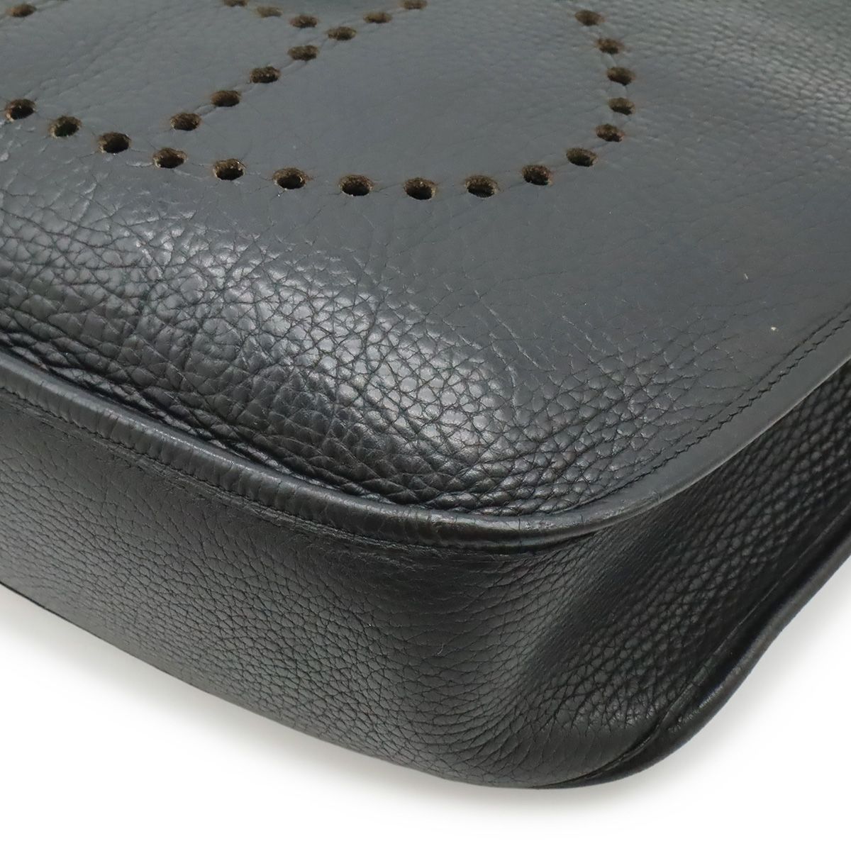 Hermes Evelyne I 1 GM Shoulder Bag Taurillon Clemence Black Silver — view 3