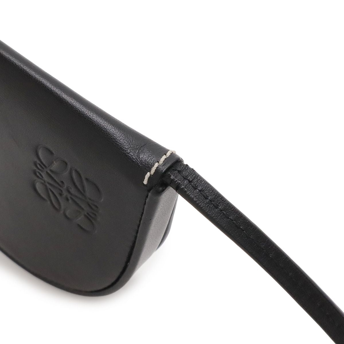 Loewe Anagram Heel Pouch Mini Shoulder Bag Pochette Calf Leather Black — view 4