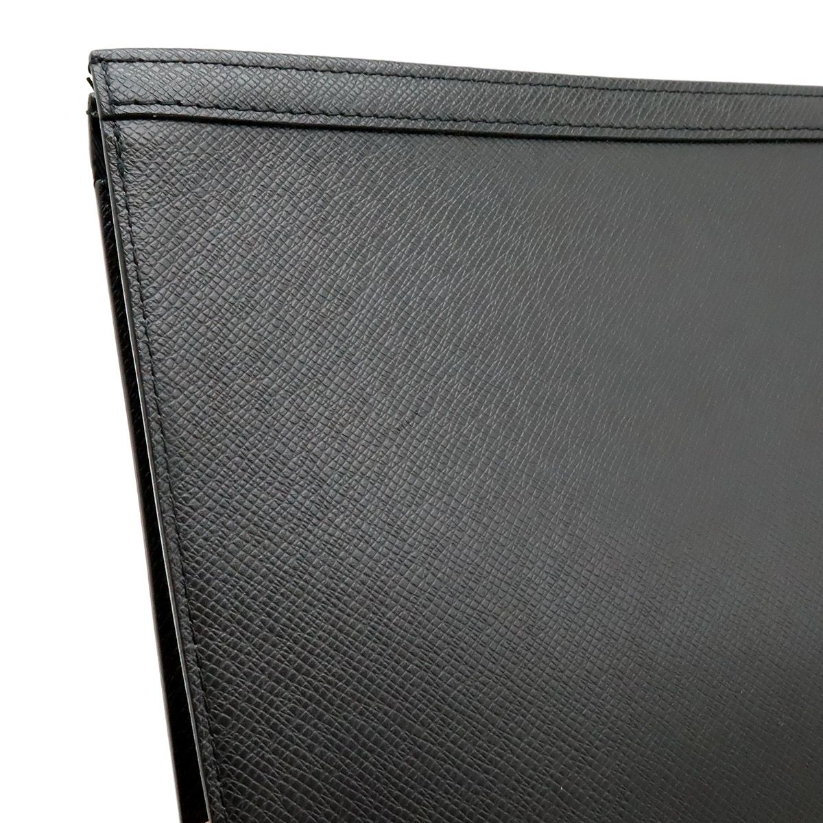 Louis Vuitton Taiga Pochette Voyage MM Clutch Calf Leather Noir Black — view 6