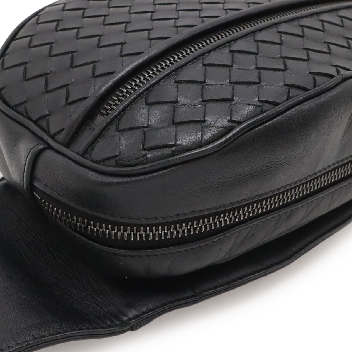 Bottega Veneta Intrecciato Belt Bag Waist Pouch Leather Black — view 3