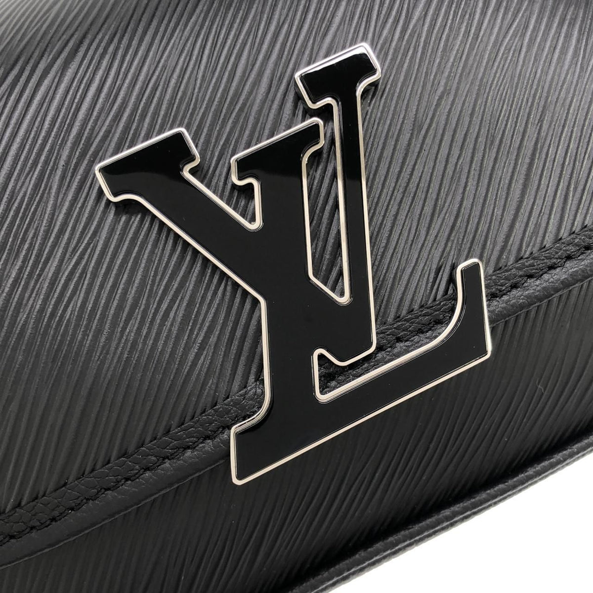 Louis Vuitton Epi Buci Shoulder Bag — view 4