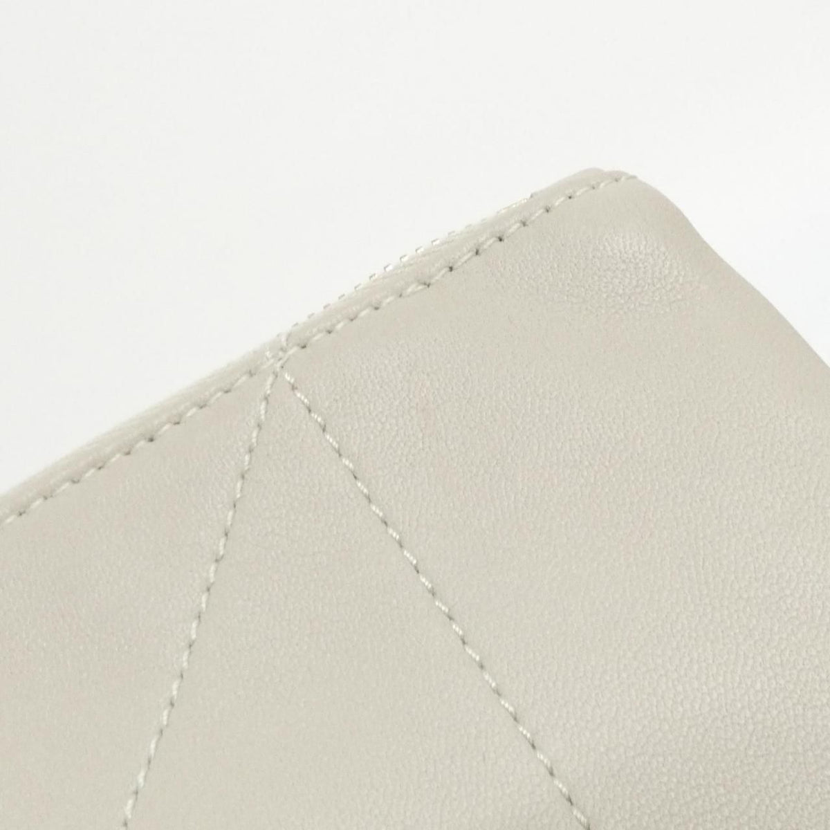 Saint Laurent Jamie Shoulder Bag — view 7