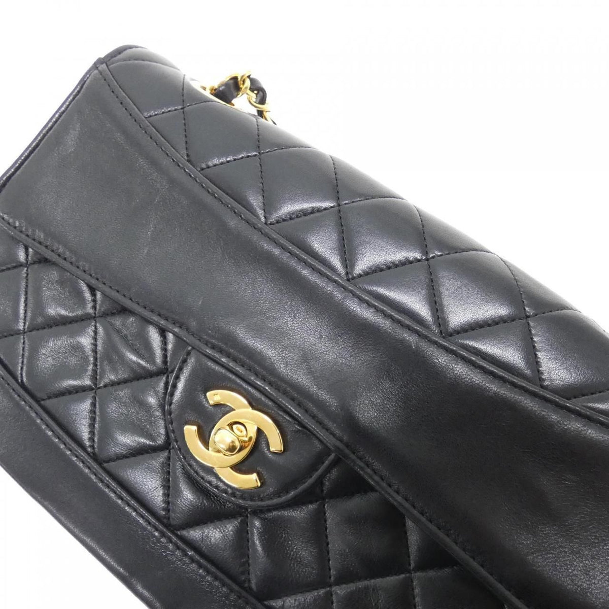 Chanel Vintage Shoulder Bag — view 5