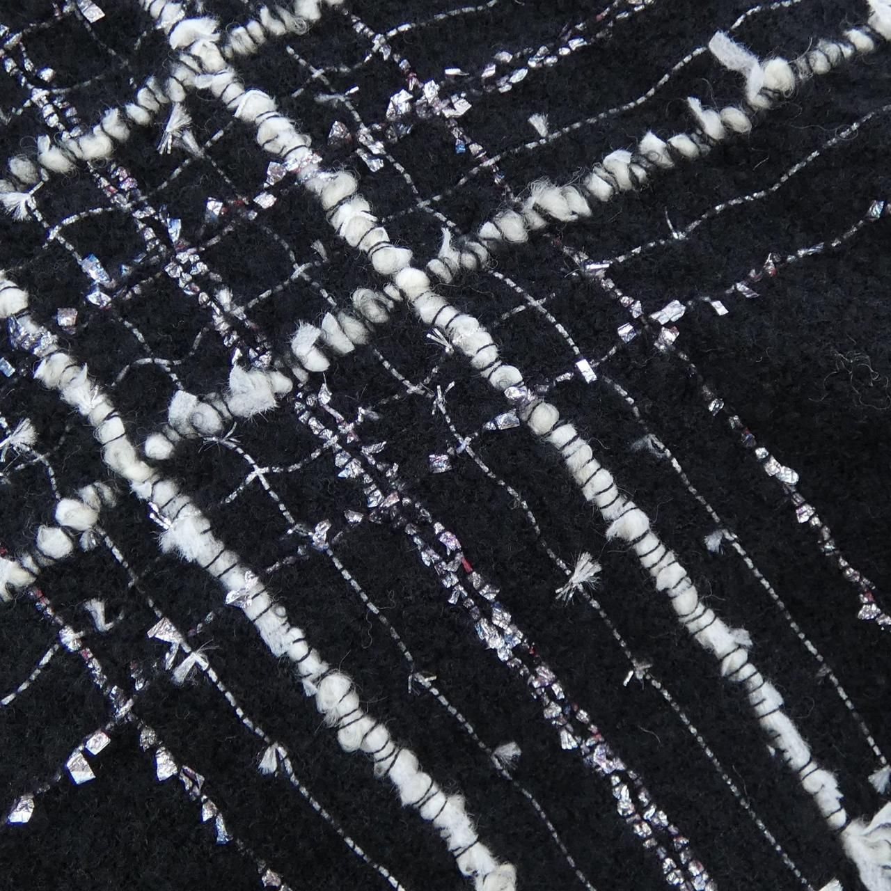 Chanel Stole Scarf Black — view 4