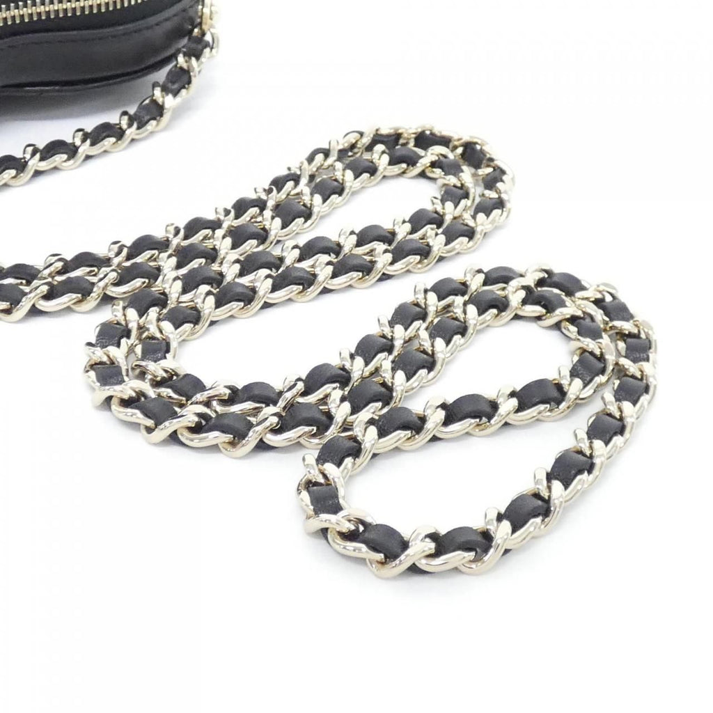 Chanel Shoulder Bag Black Heart — view 5
