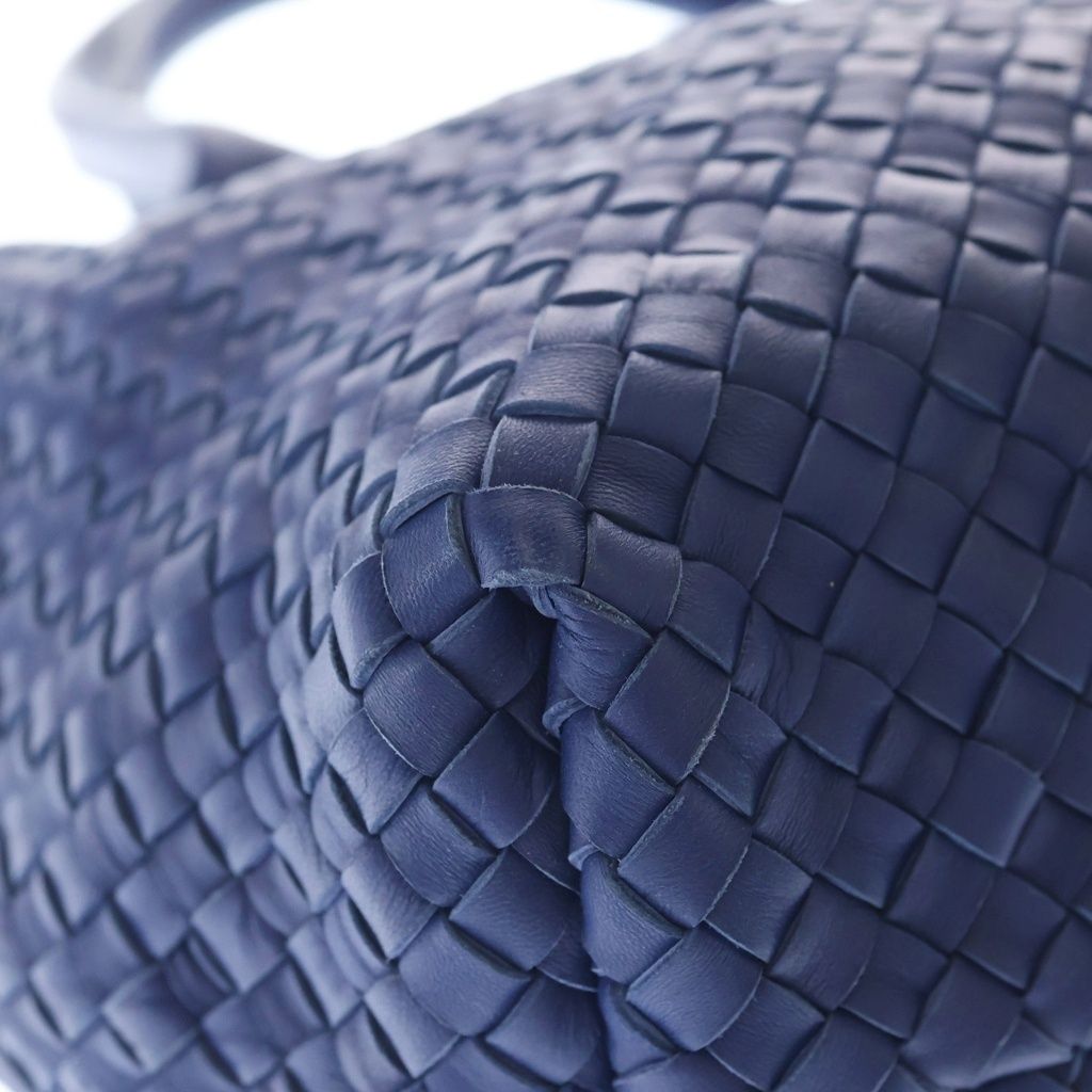 Bottega Veneta Cabat PM Maxi Intrecciato Leather Handbag Blue — view 5