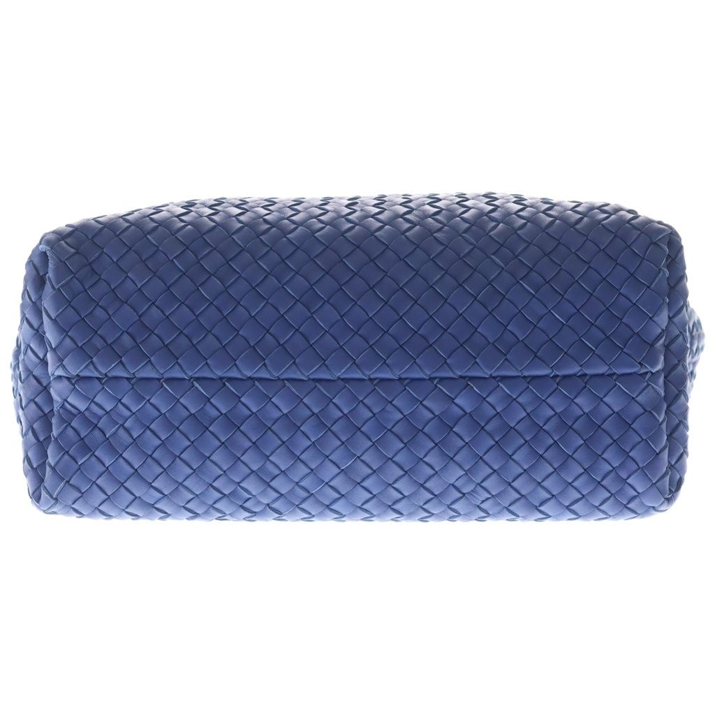 Bottega Veneta Cabat PM Maxi Intrecciato Leather Handbag Blue — view 4