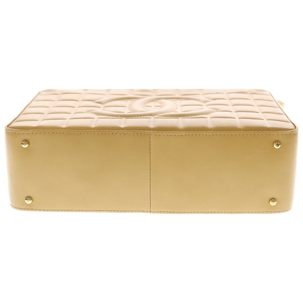 Chanel Choco Bar Shoulder Bag Beige Leather Gold — view 4