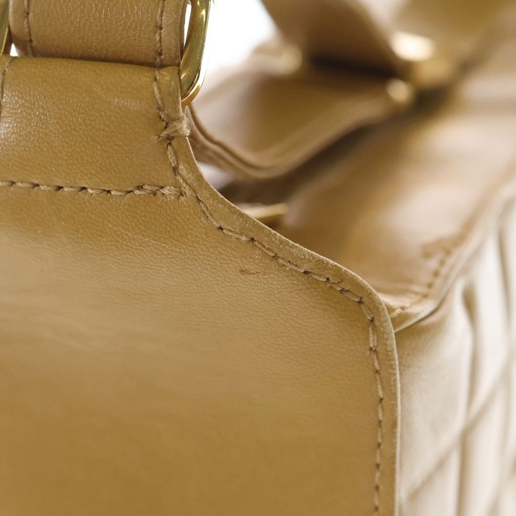 Chanel Choco Bar Shoulder Bag Beige Leather Gold — view 7