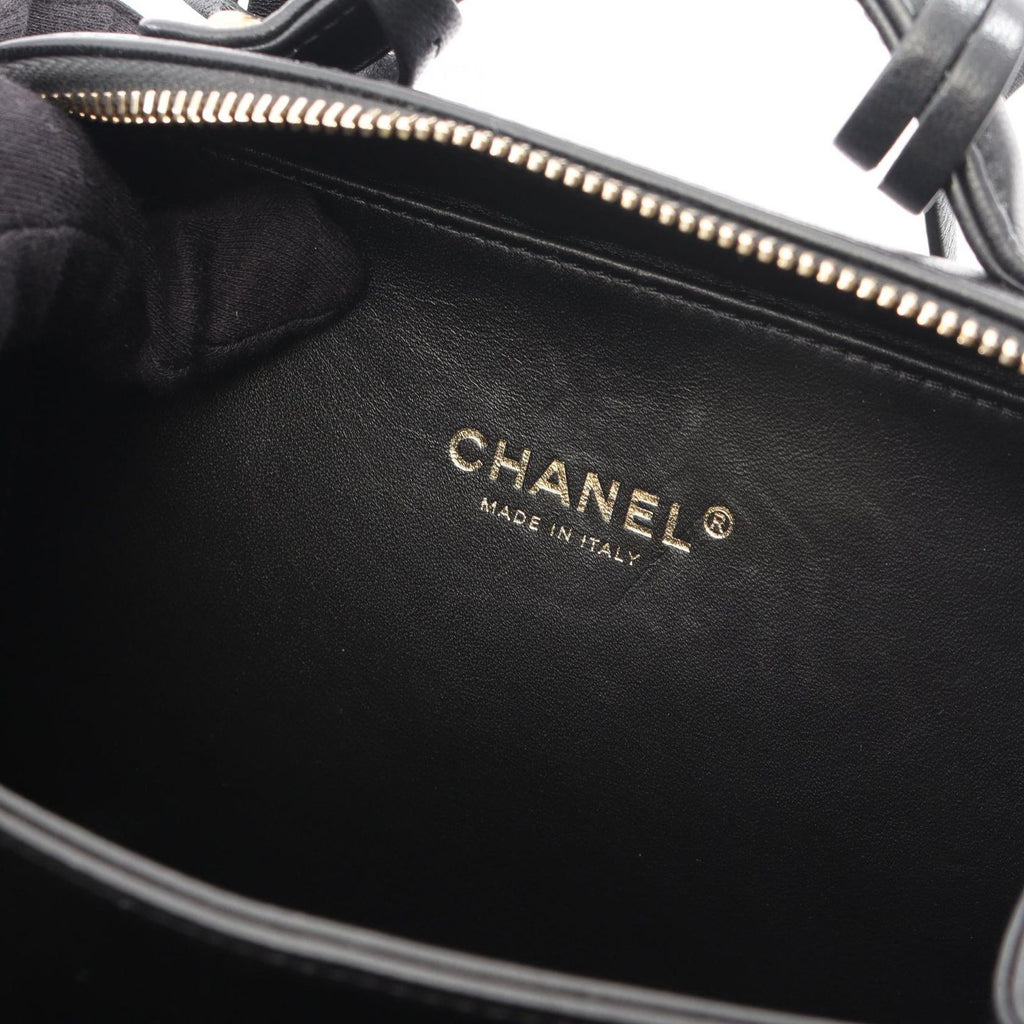 Chanel Shoulder Bag CC Filigree Small Vanity 2-Way Black Lambskin CC Quilted — view 7
