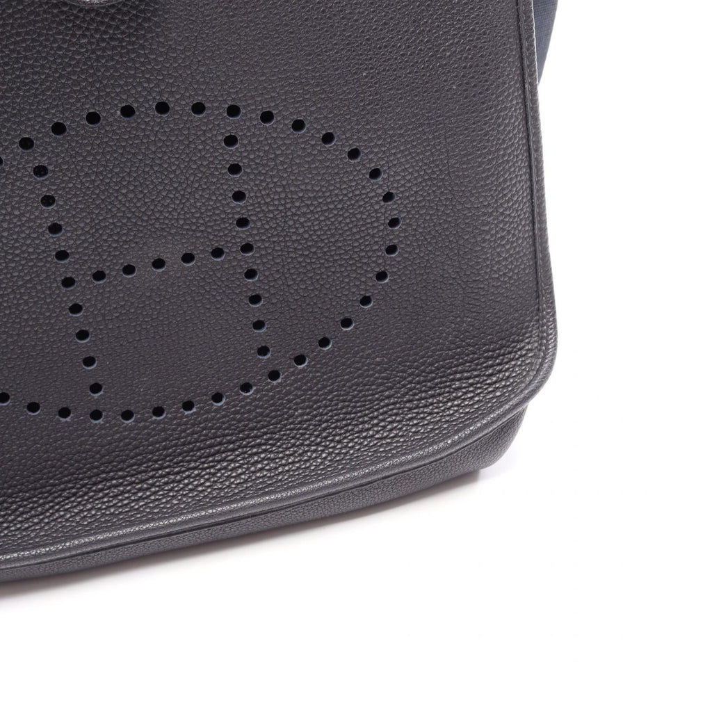 Hermes Shoulder Bag Evelyne 1 PM Blue Indigo Leather — view 8