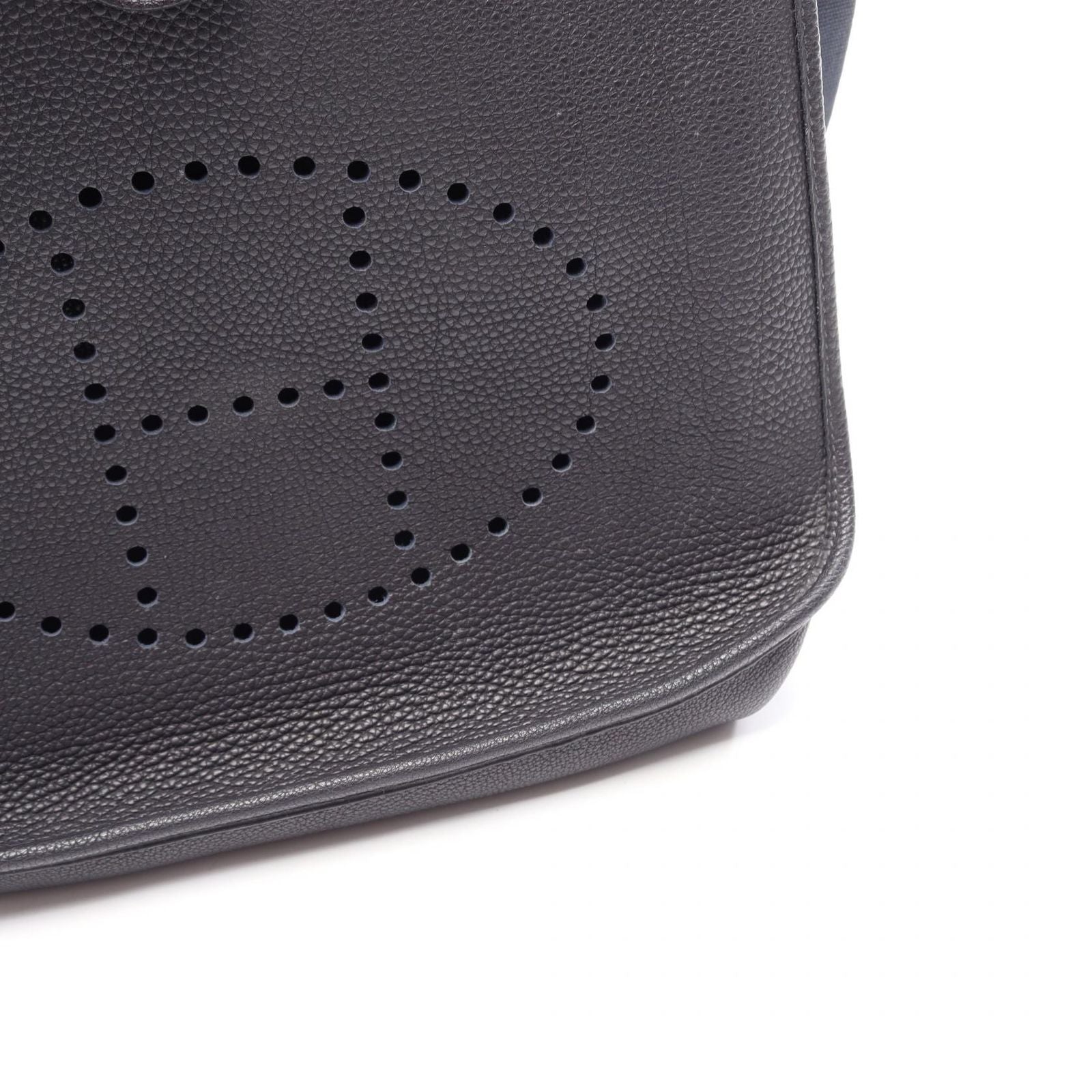 Hermes Shoulder Bag Evelyne 1 PM Blue Indigo Leather — view 8