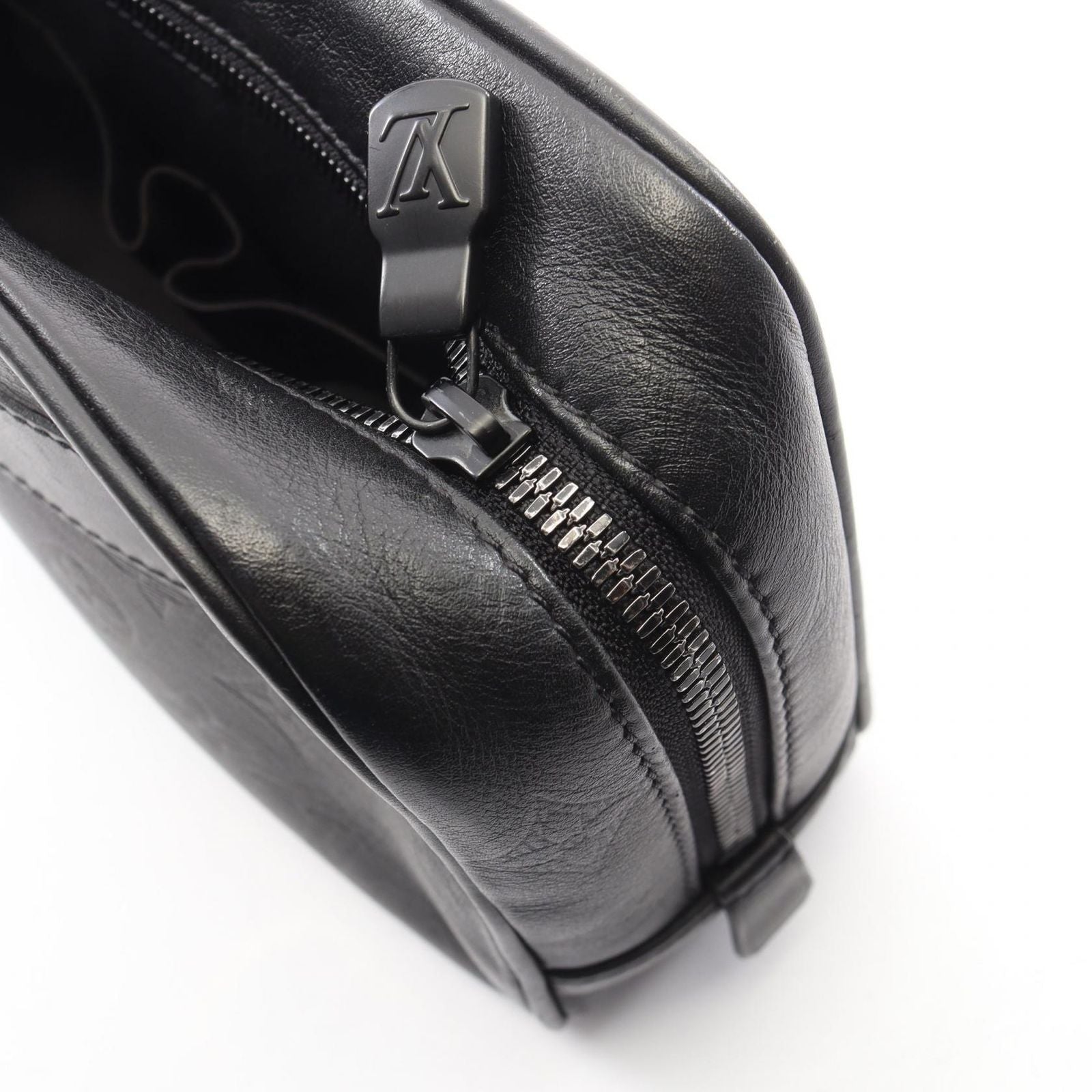 Louis Vuitton Clutch Trousse GM Noir Leather Toilet GM — view 8