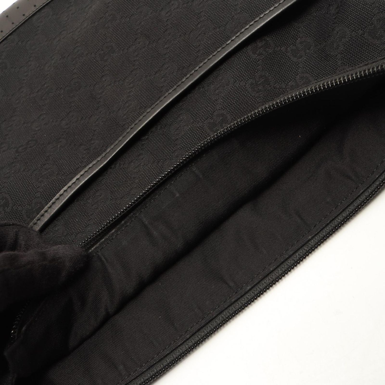 Gucci Shoulder Bag GG Canvas Black — view 7