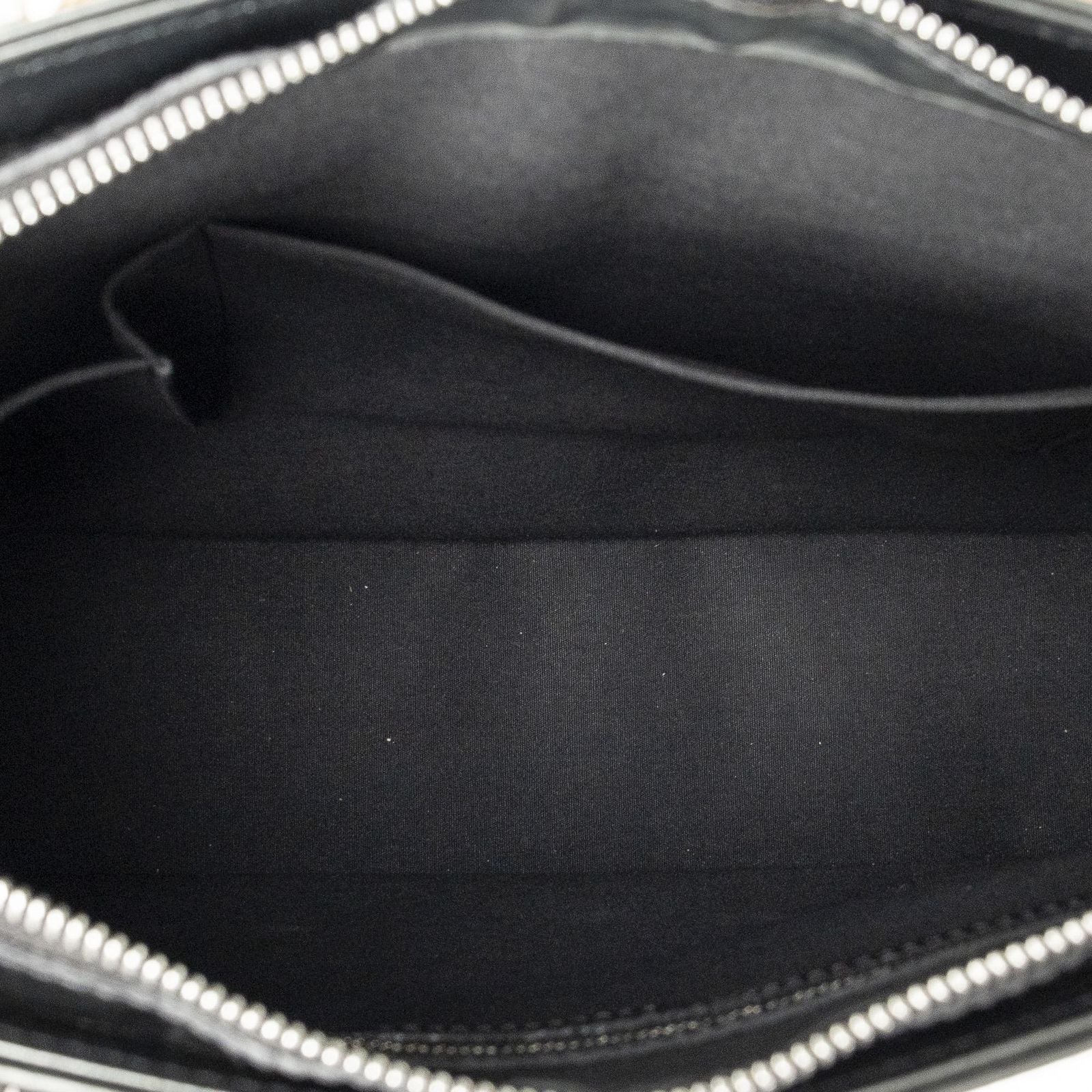 Louis Vuitton Wilwood Black Monogram Matte Shoulder — view 9
