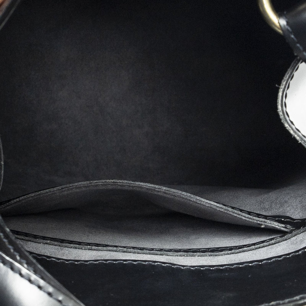 Louis Vuitton Cluny Black Epi Shoulder — view 9