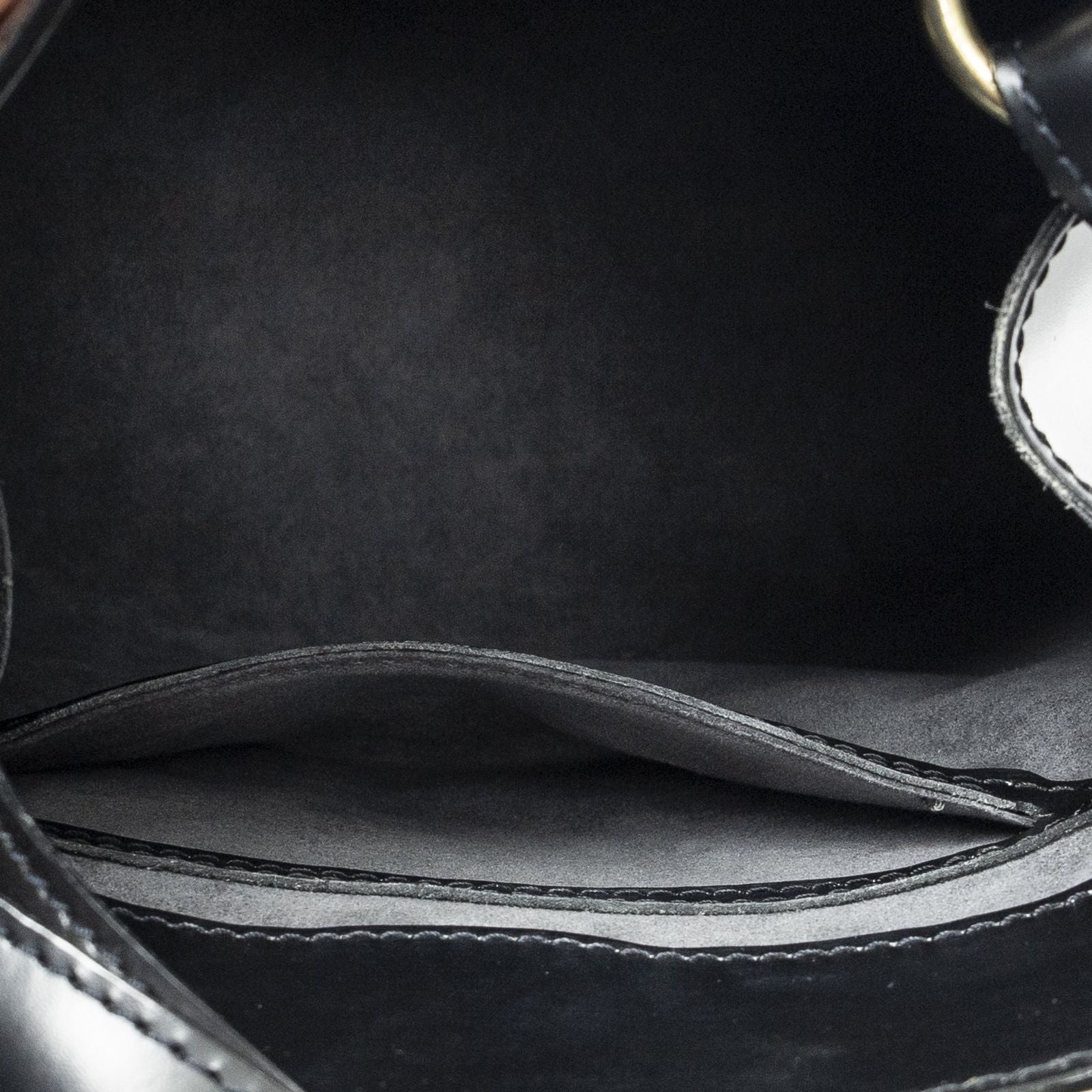 Louis Vuitton Cluny Black Epi Shoulder — view 9
