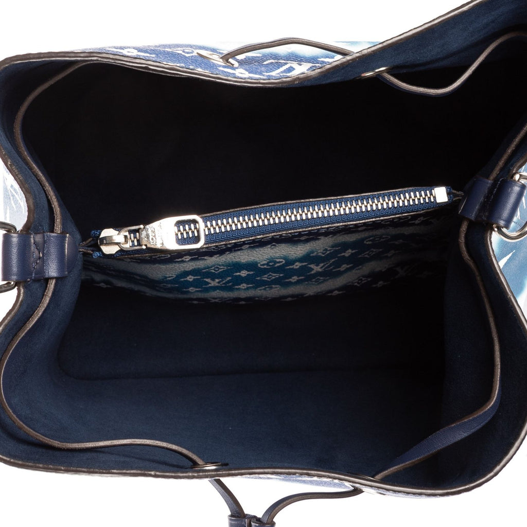 Louis Vuitton Ltd Ed Noe Blue White Giant Monogram Escalea — view 9