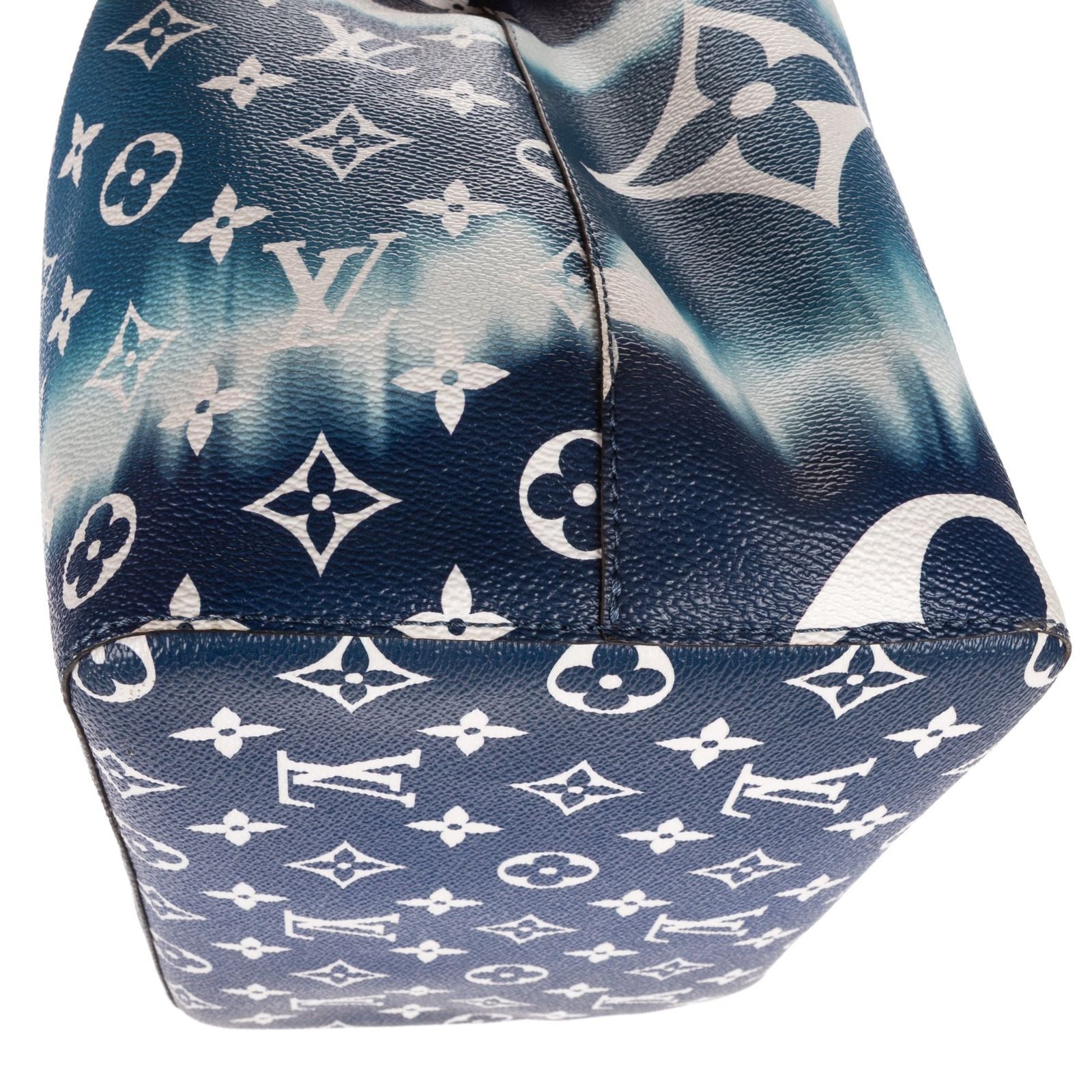Louis Vuitton Ltd Ed Noe Blue White Giant Monogram Escalea — view 8