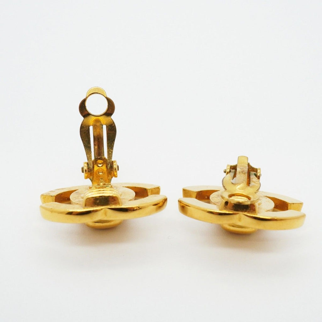 Chanel Earrings Vintage CC Logo Turnlock Gold Plated — view 3
