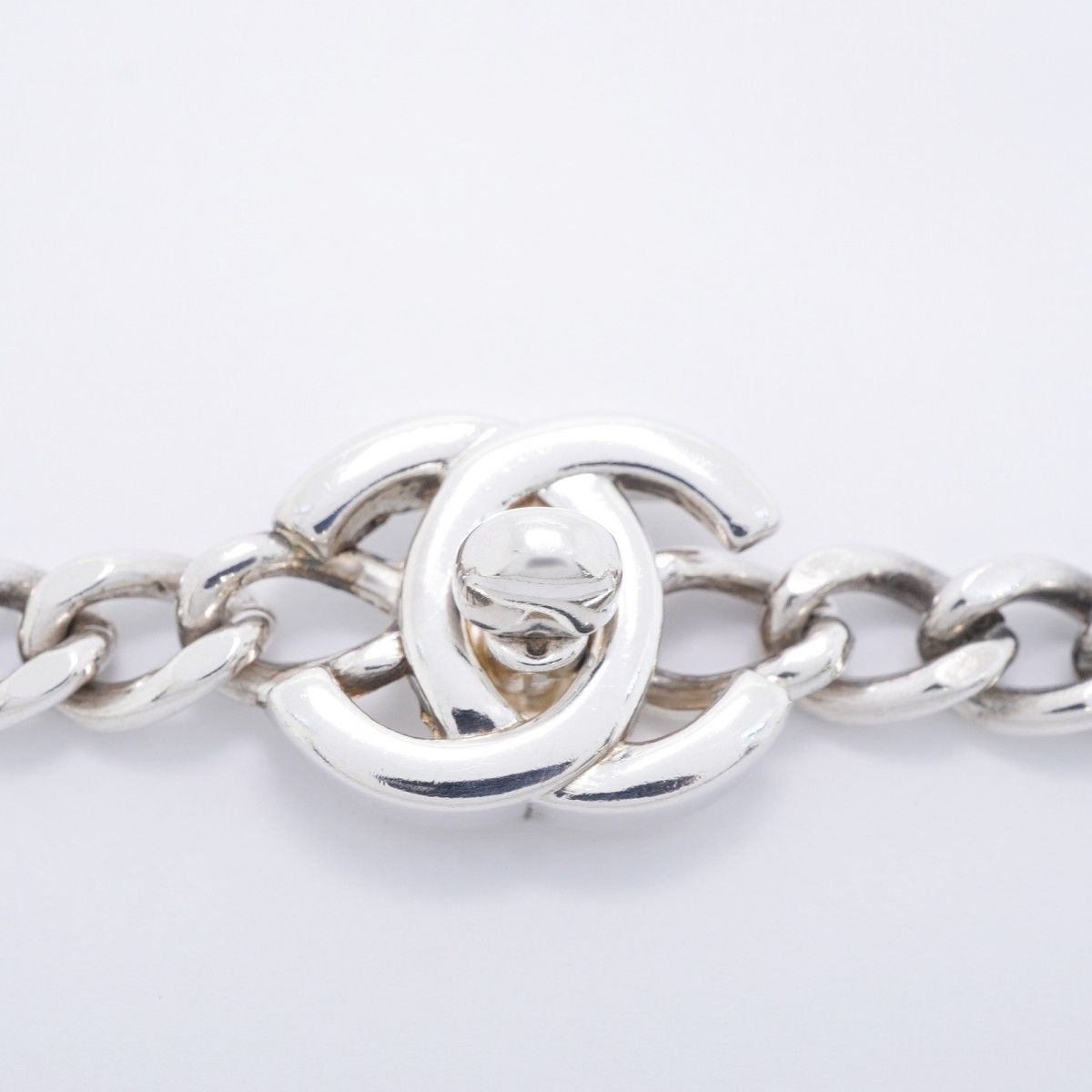 Chanel Necklace Vintage CC Logo Turnlock Metal Silver — view 4