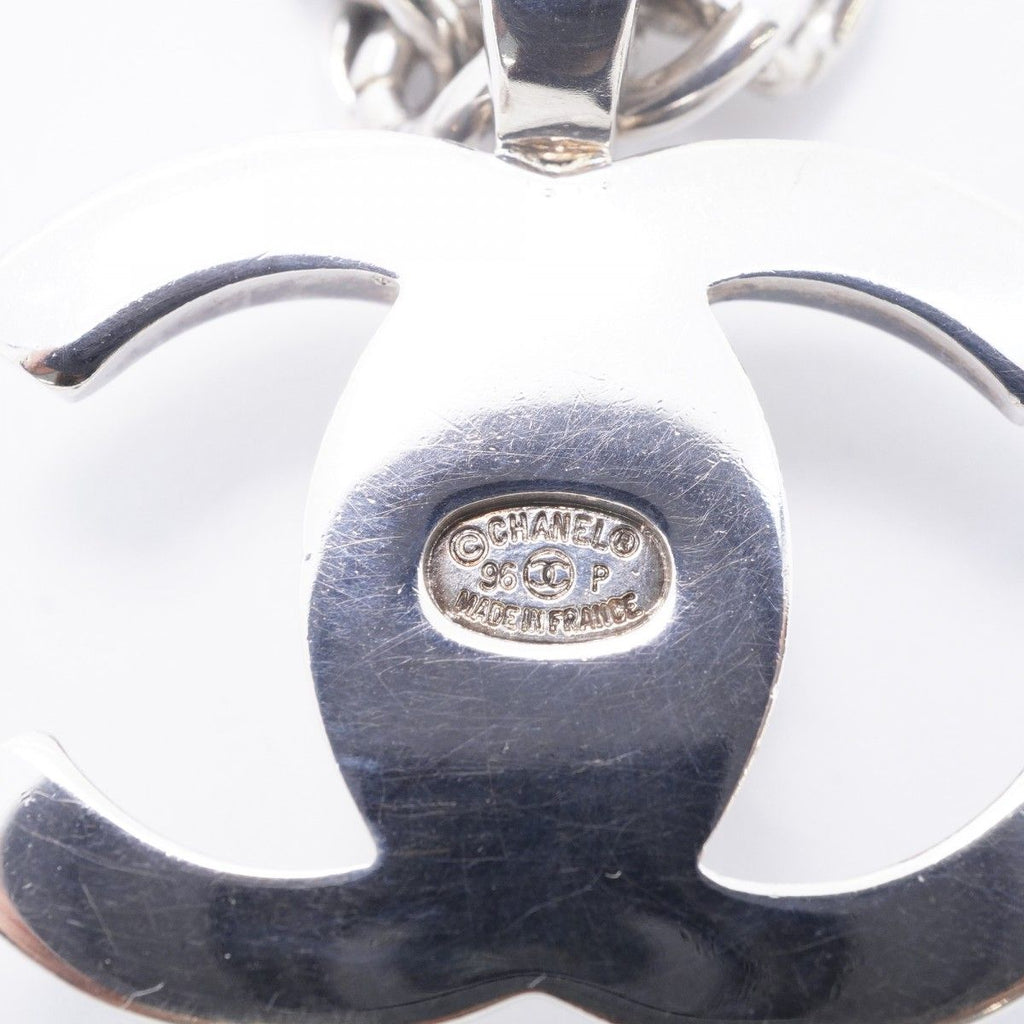 Chanel Necklace Vintage CC Logo Turnlock Metal Silver — view 5