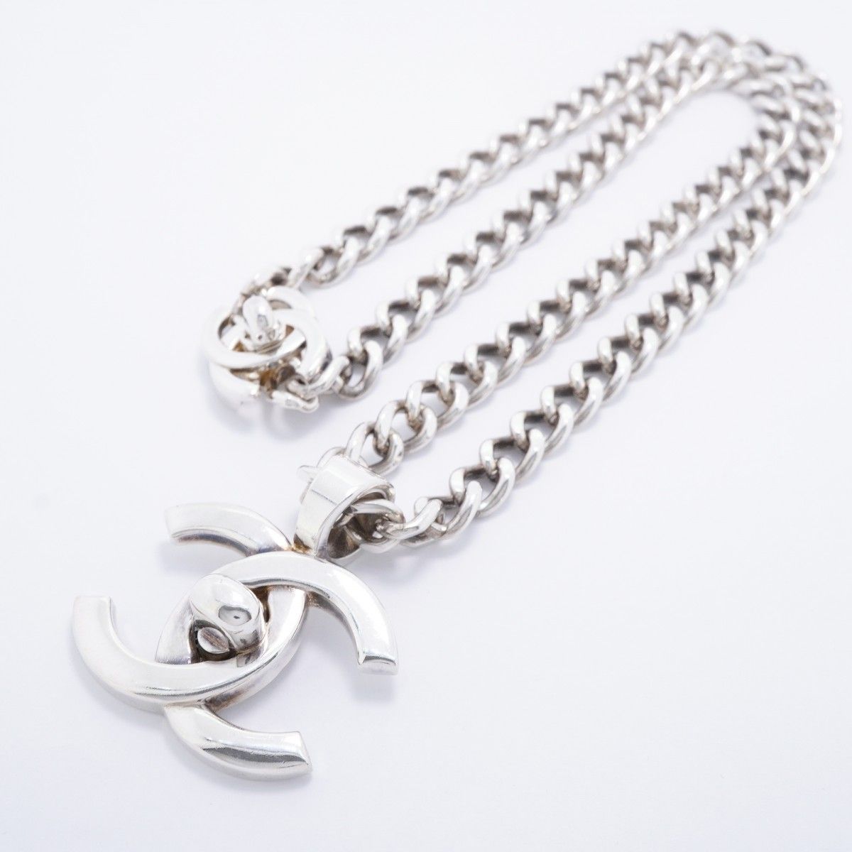 Chanel Necklace Vintage CC Logo Turnlock Metal Silver — view 3