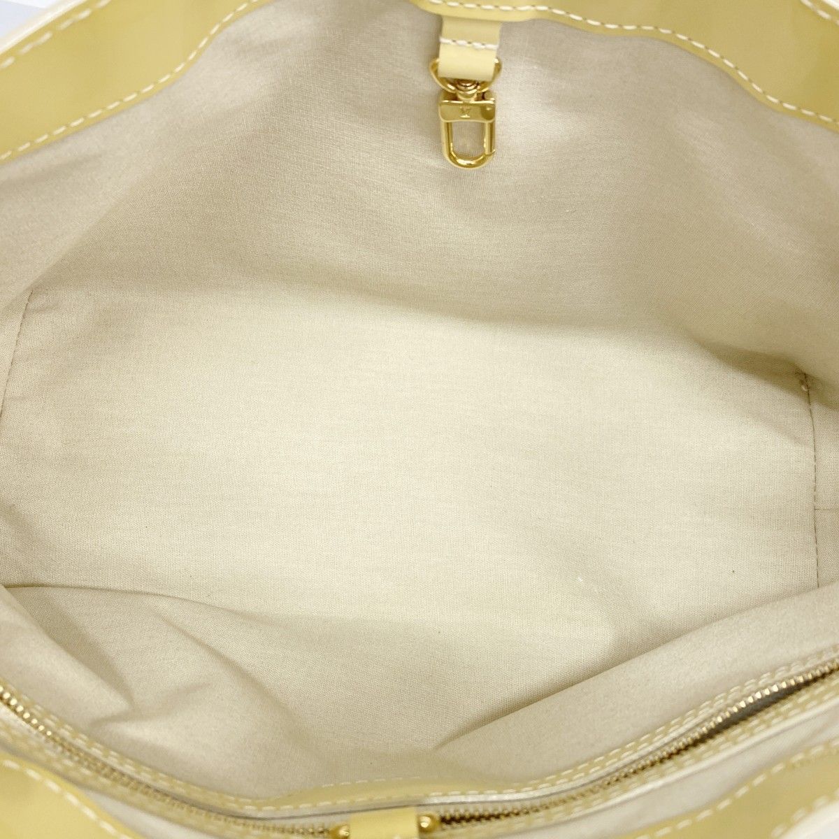 Louis Vuitton Tote Vernis Wilshire PM Blanc Corail — view 4