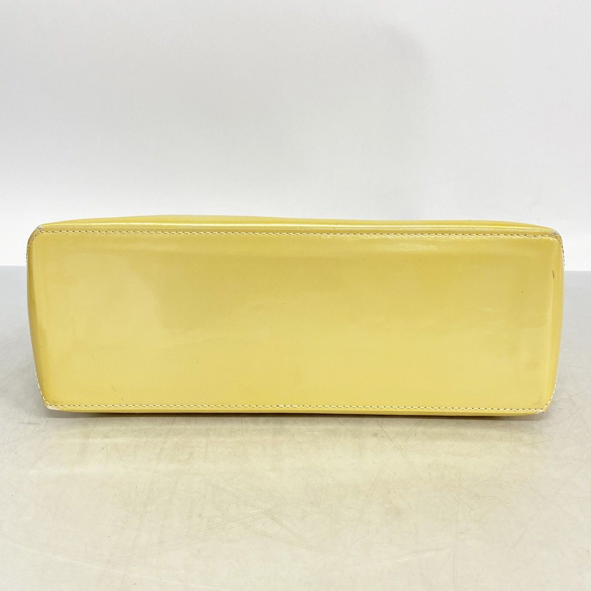 Louis Vuitton Tote Vernis Wilshire PM Blanc Corail — view 3