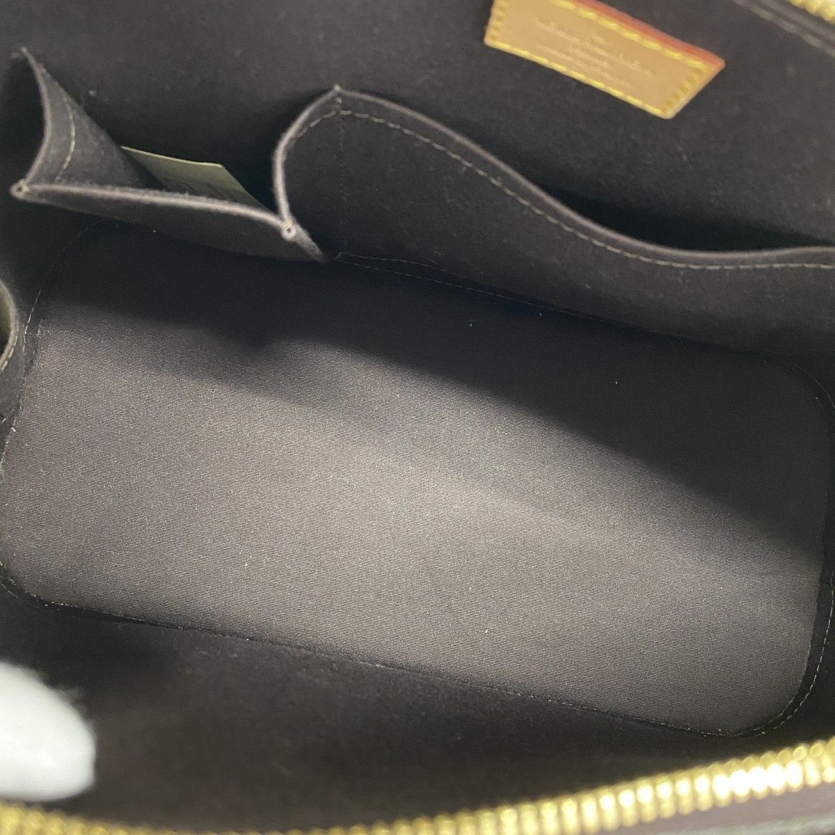 Louis Vuitton Handbag Vernis Alma PM Amaranto — view 4